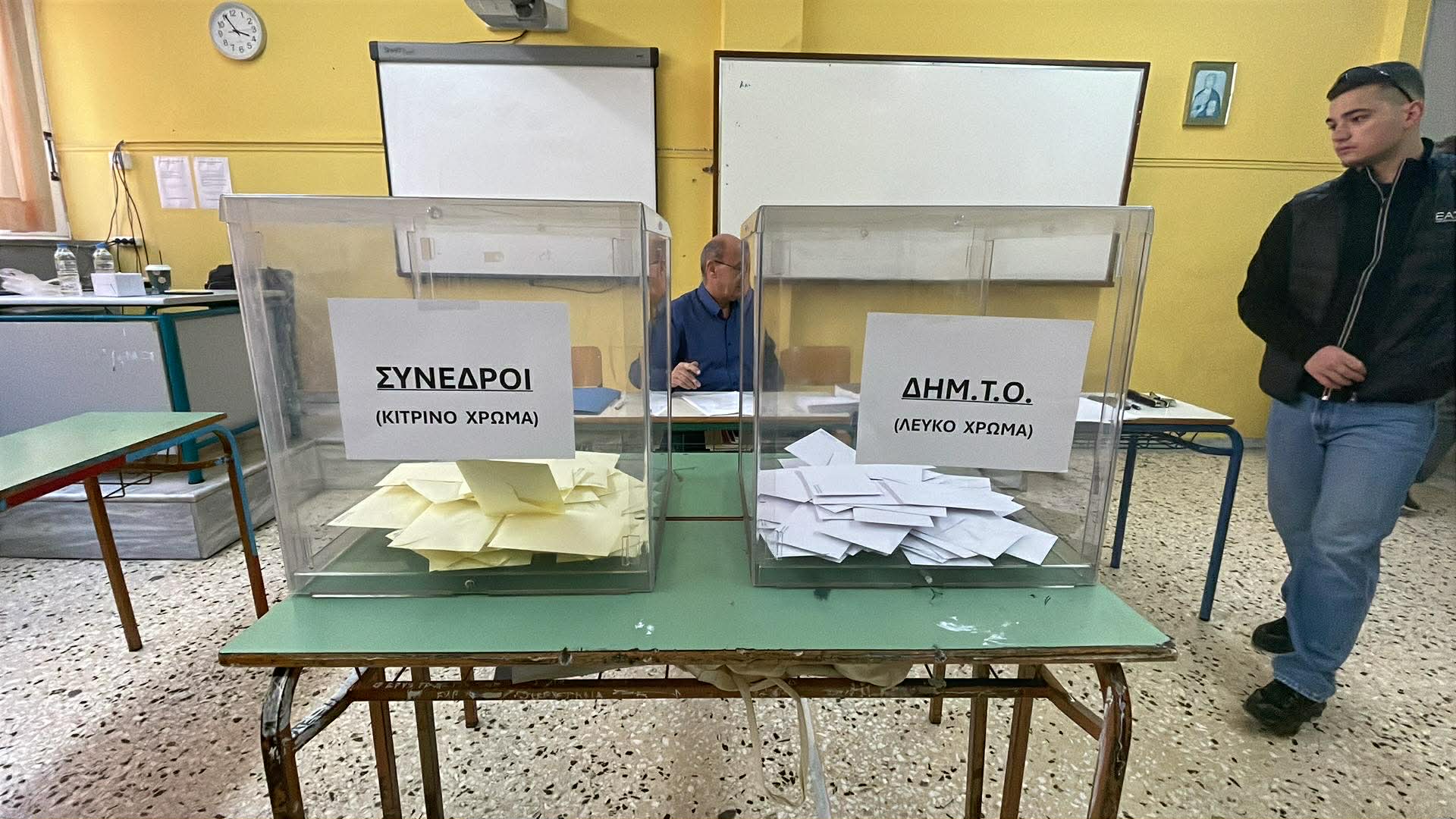 Με μεγάλη συμμετοχή οι εκλογές της Νέας Δημοκρατίας στη Λάρισα (ΦΩΤΟ)