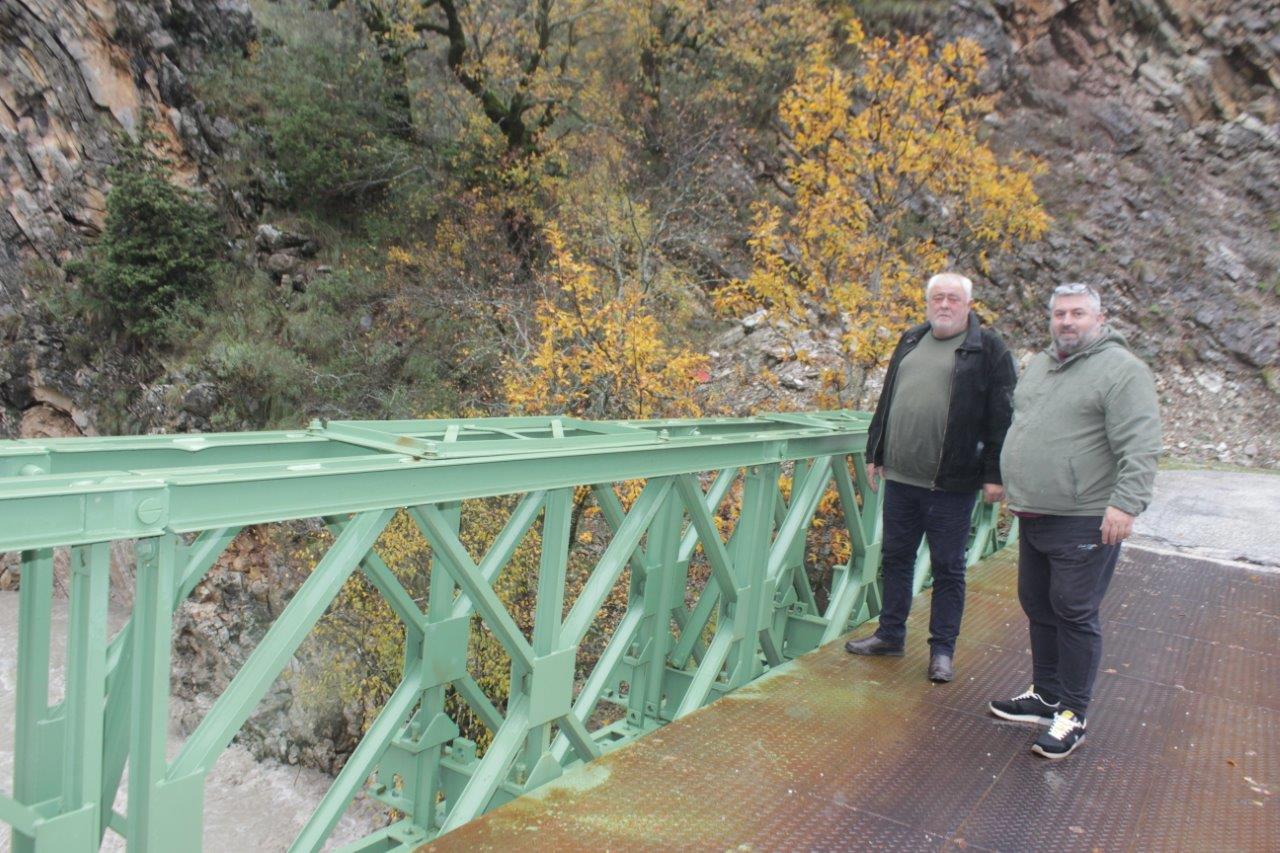 Κατολισθητικά φαινόμενα στην περιοχή Γαρδικίου και Αθαμανίας  δημιούργησαν προβλήματα στο οδικό άξονα (ΦΩTO)    