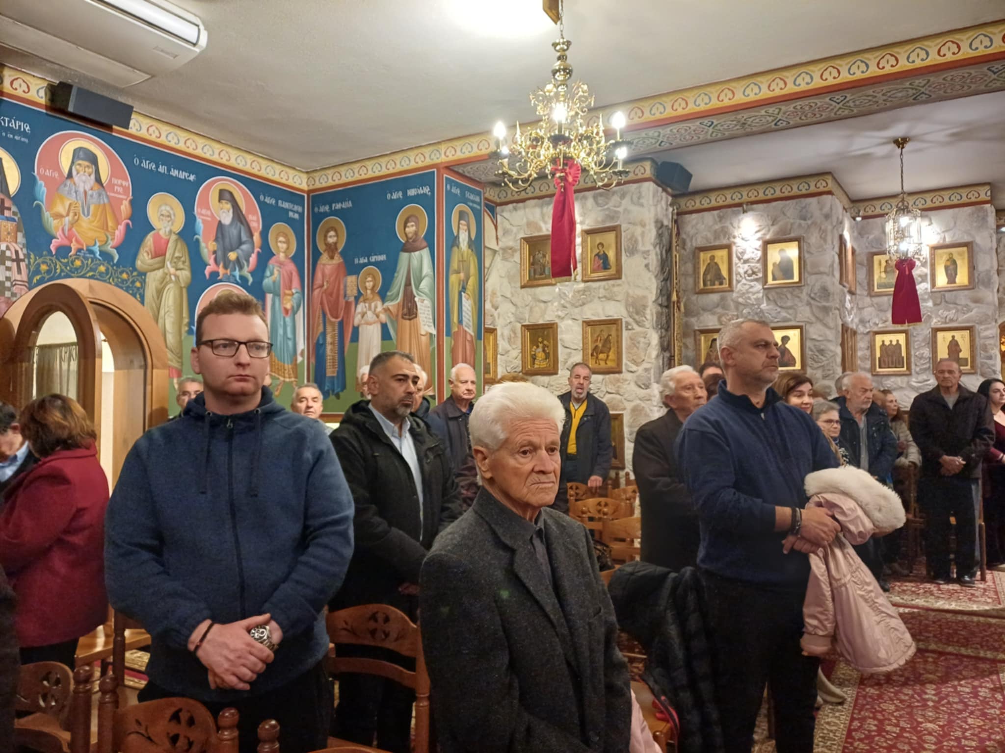 Πλήθος πιστών στο Μητροπολιτικό Παρεκκλήσιο της Αγίας Αικατερίνης, στην περιοχή του Αλκαζάρ (ΦΩΤΟ)