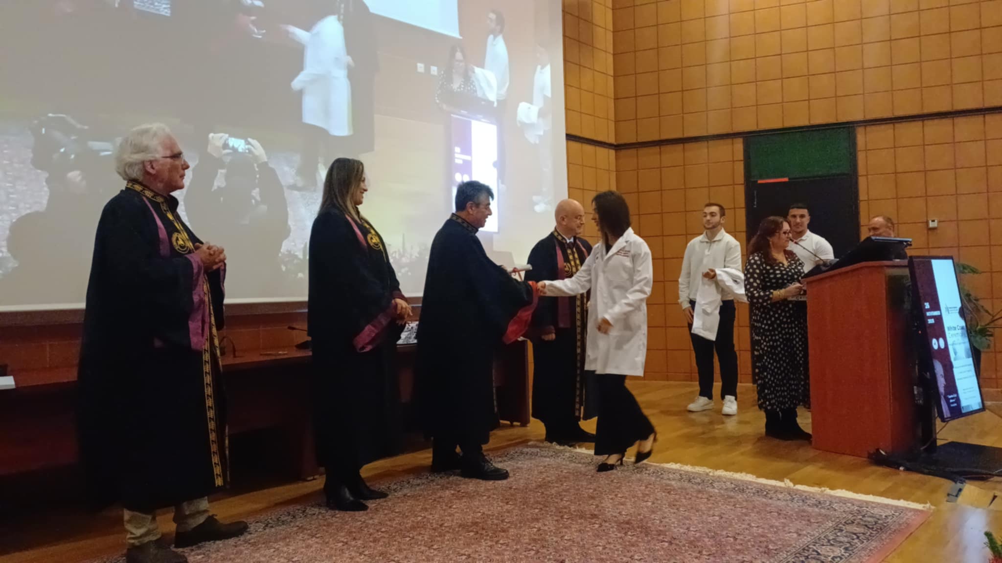Γιορτή της Λευκής Ποδιάς (White Coat Ceremony) του Ξενόγλωσσου Προγράμματος Σπουδών της Ιατρικής, στη Λάρισα (ΦΩΤΟ+video)