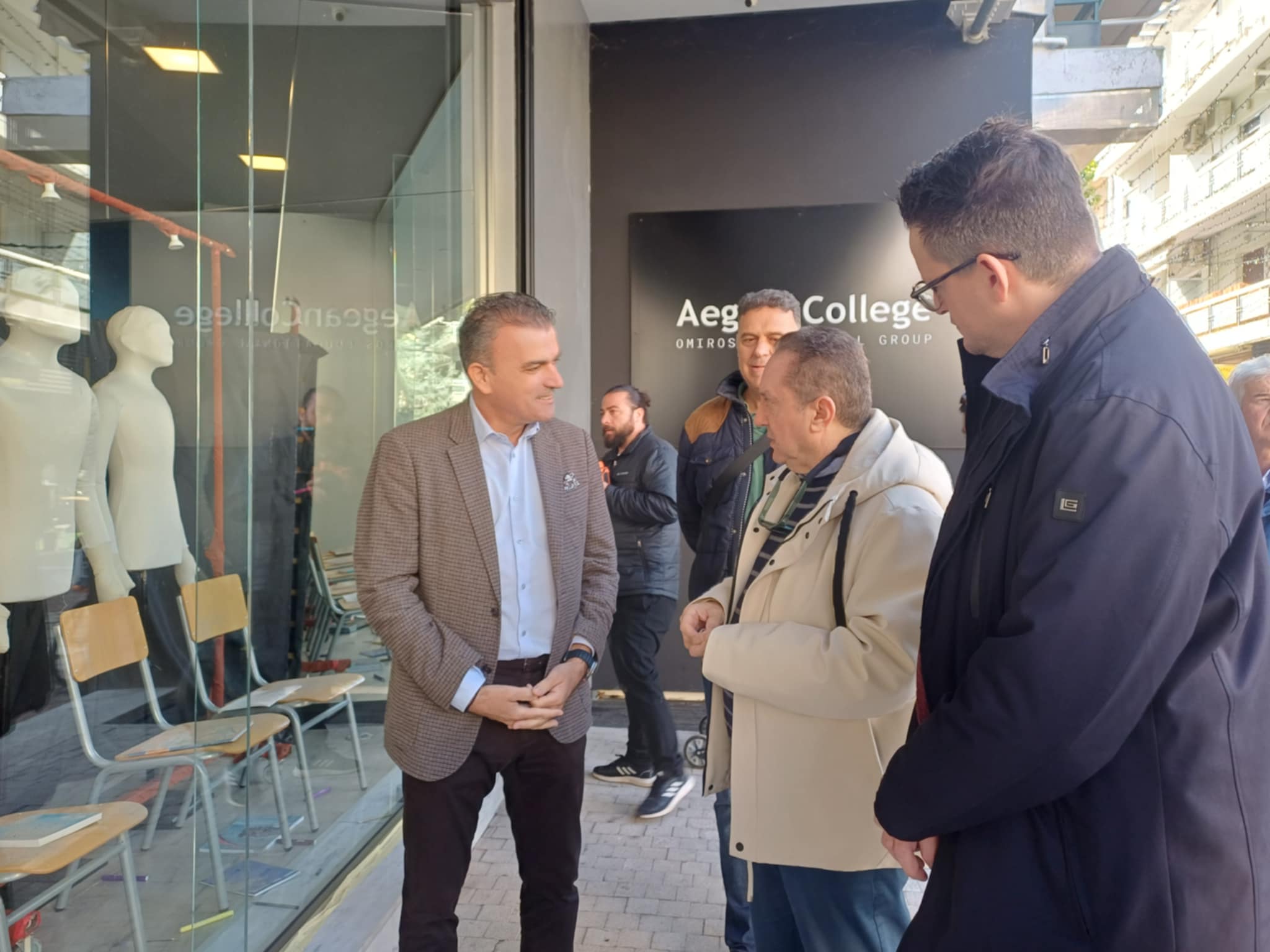 «Άδειες Καρέκλες»: Μήνυμα ζωής για τη σχολική διαρροή (ΦΩΤΟ)