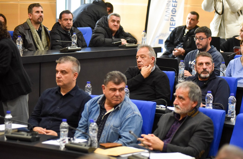 Περιφερειακό Συμβούλιο: Στήριξη στις αγροτικές κινητοποιήσεις και στον αγώνα των υγειονομικών να μην υποβαθμιστεί το ΓNΛ