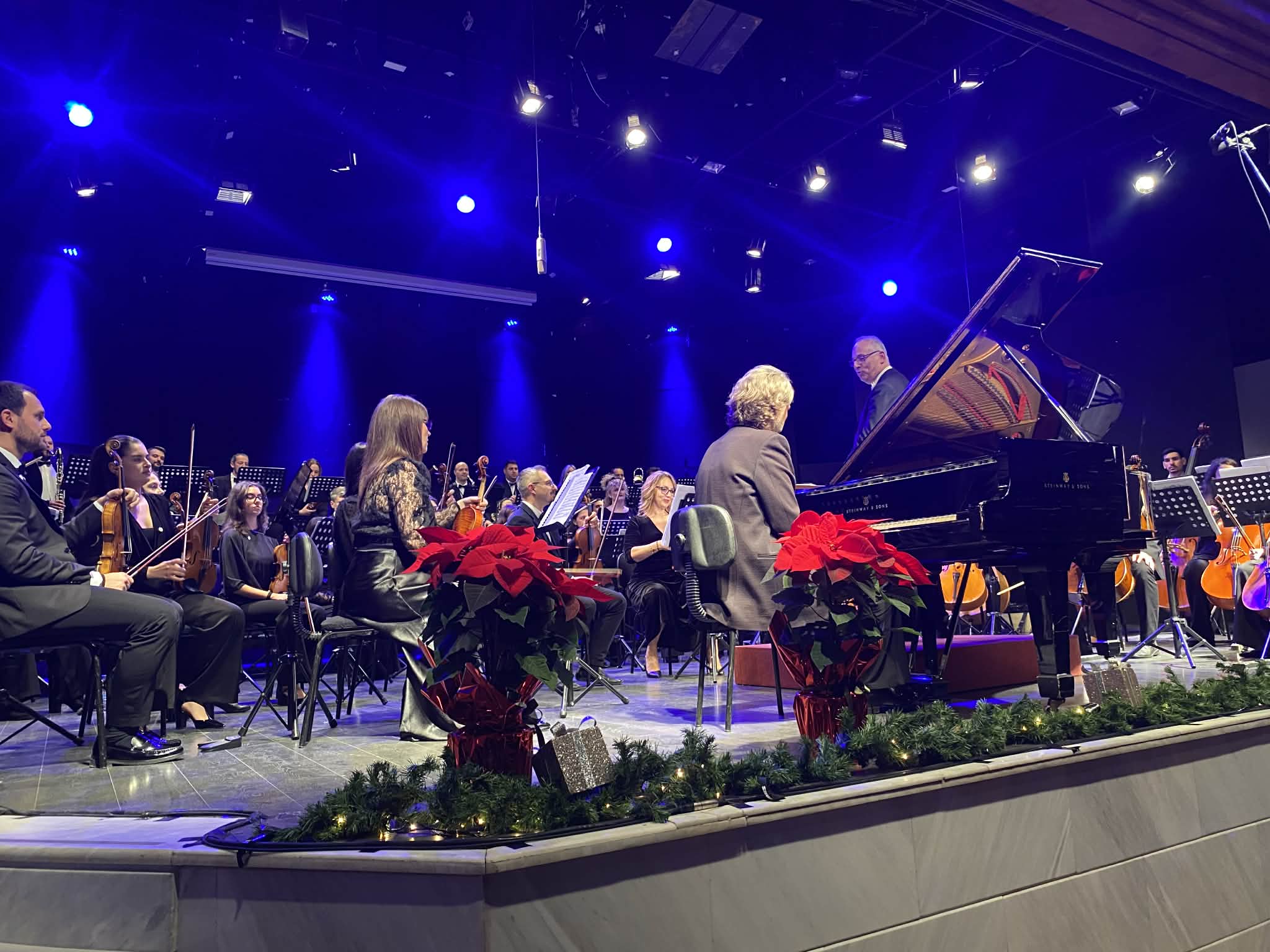 Μαγική ατμόσφαιρα στις συναυλίες της Συμφωνικής Ορχήστρας στο Δημοτικό Ωδείο (ΦΩΤΟ+video)