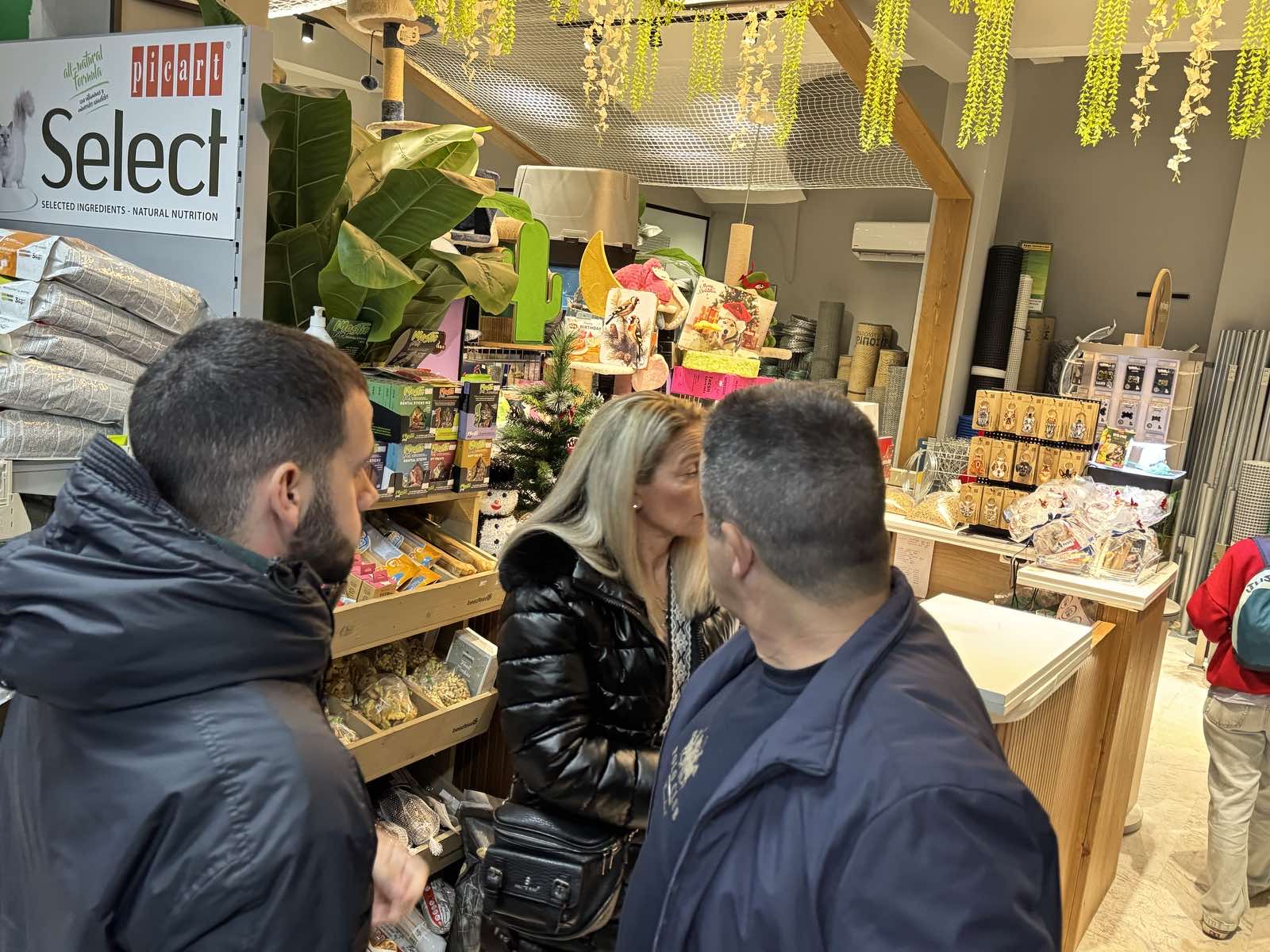 Λαμπρά εγκάινια για τον όμιλο Γουλιώνη στα καταστήματα Pet Shop και περιφράξεις (ΦΩΤΟ)