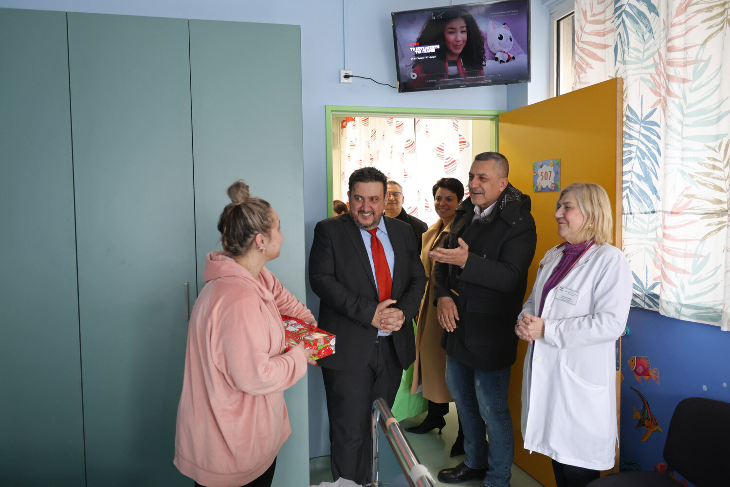 Επίσκεψη Κουρέτα με «μηνύματα» στην Παιδιατρική Κλινική  του Γενικού Νοσοκομείου Λάρισας
