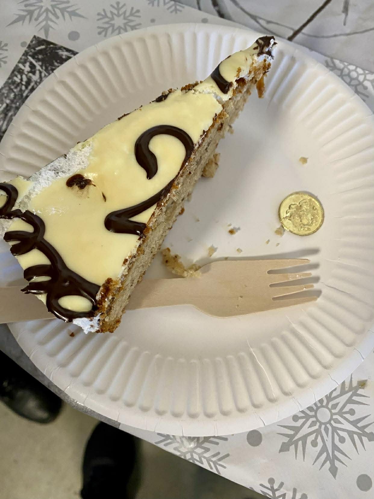 Έκοψαν την πρωτοχρονιάτικη πίτα τους οι εργαζόενοι βα΄ρδιας του ΕΚΑΒ στη Λάρισα (ΦΩΤΟ)