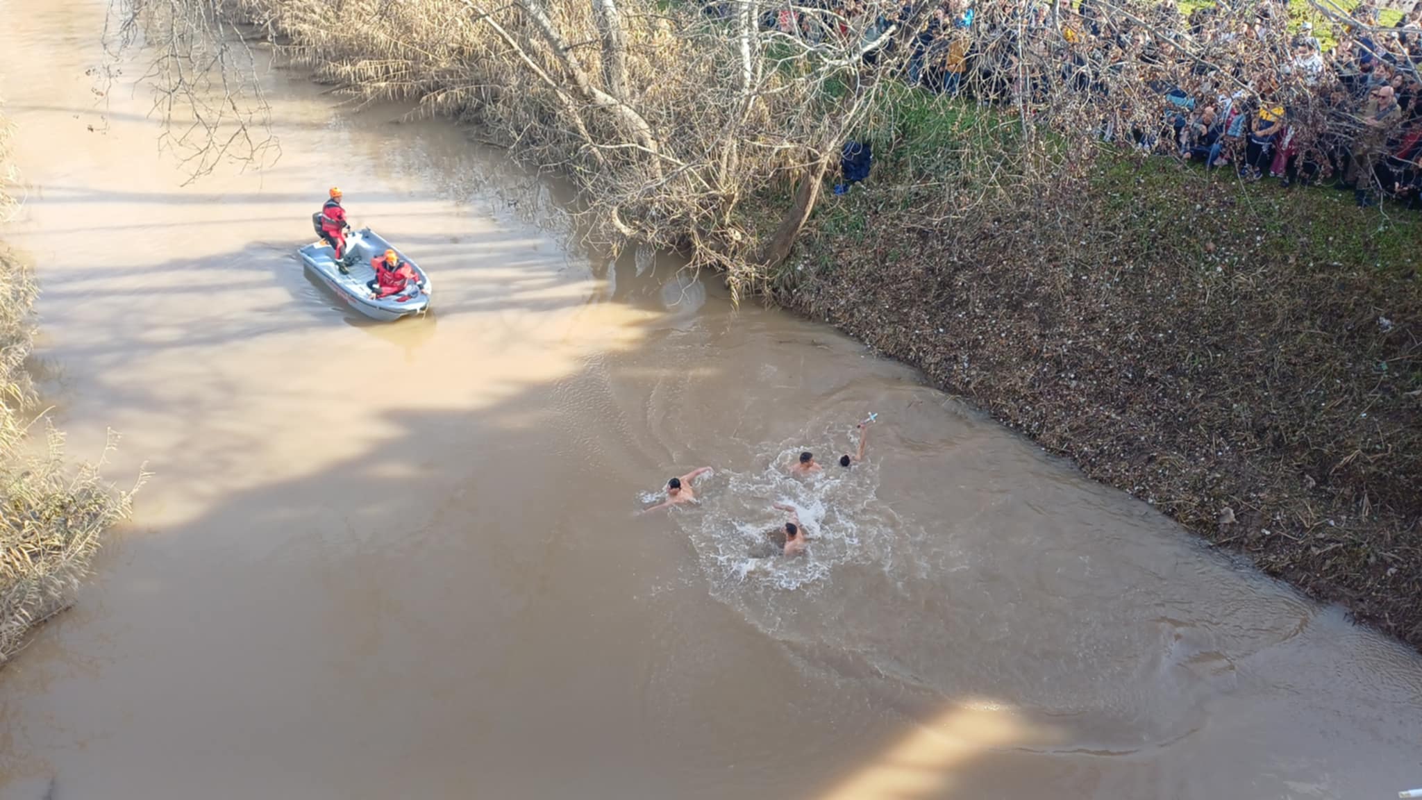 Ο 22χρονος Ραφαήλ Νικολάου είναι ο πιστός που έπιασε το σατυρό στη Λάρισα (ΦΩΤΟ+video)