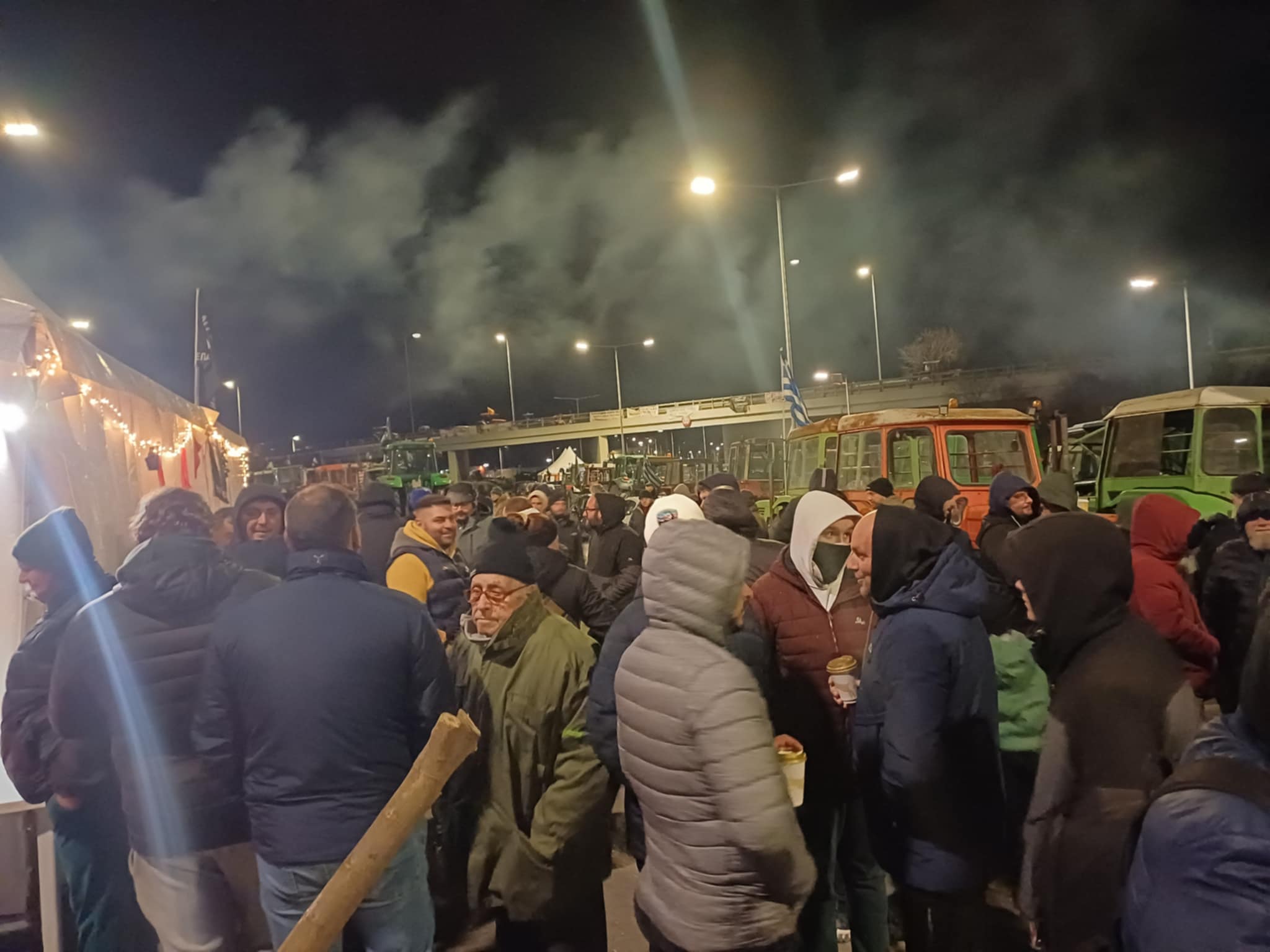 Ραγδαίες εξελίξεις στο μπλόκο της Νίκαιας:Δεν πάνε αύριο Μαίμου, ζητούν νέα συνάντηση και κλιμακώνουν τον αγώνα (ΦΩΤΟ+video)