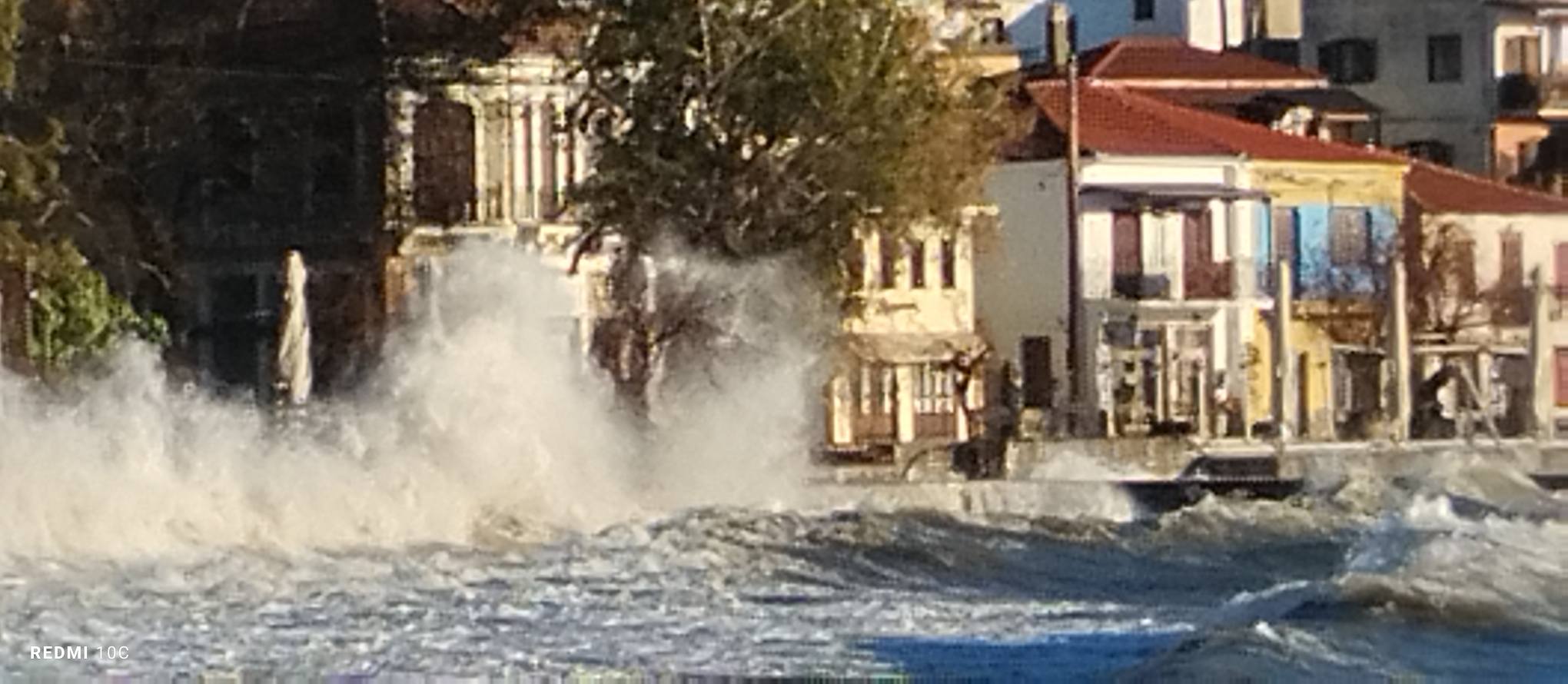 Συγκλονιστικές εικόνες από την πρόσφατη φουρτούνα στην Άφυσσο Πηλίου (ΦΩΤΟ)