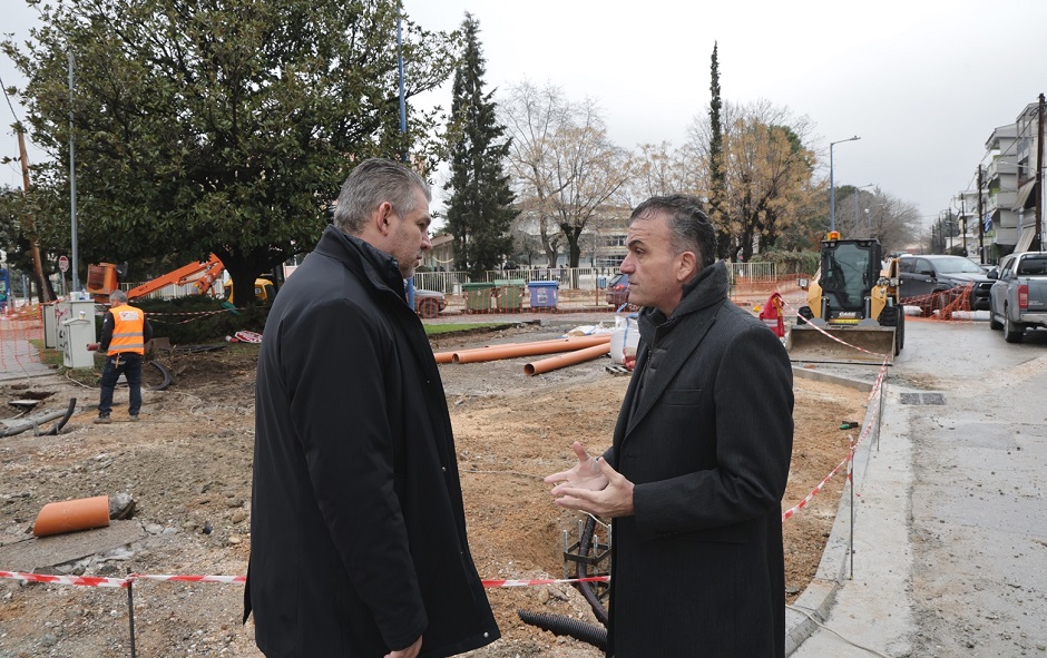 Δήμος Λαρισαίων: Φανάρια στη συμβολή των οδών Καραολή-Δημητρίου και 1ης Μεραρχίας στη Νεάπολη