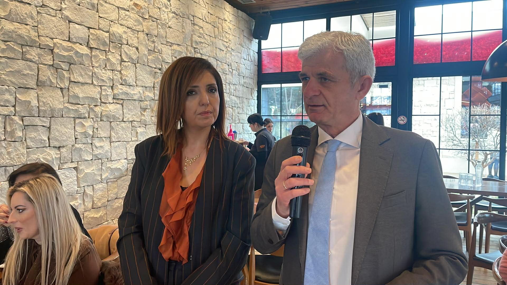 Σε όμορφη ατμόσφαιρα βασίλεψε η ΔΑΚΕ εκπαιδευτικών Λάρισας (ΦΩΤΟ)