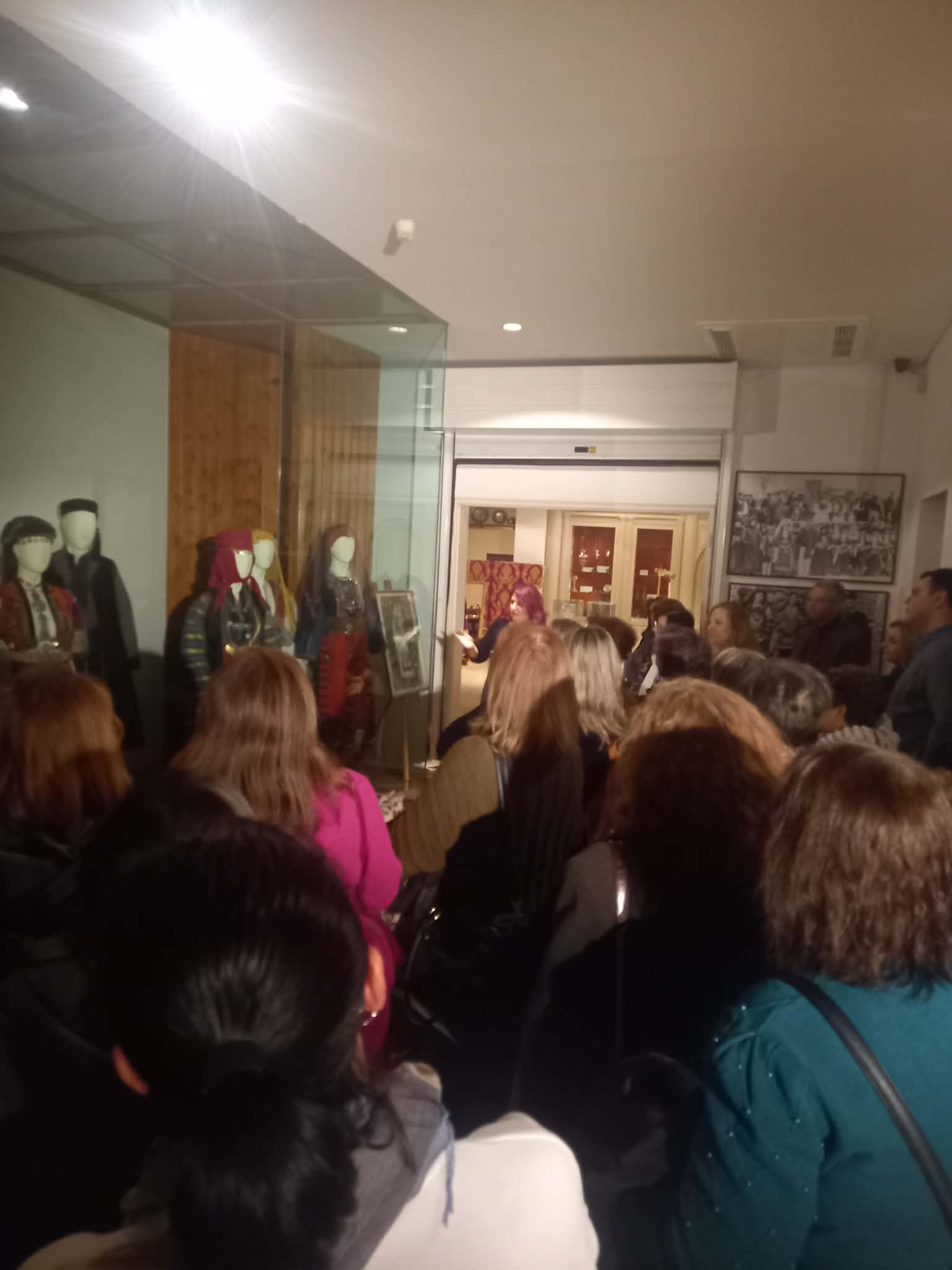 Ο Άη Βασίλης άργησε μια μέρα: Παράσταση στο Θεσσαλικό και ξενάγηση στο Λαογραφικό Μουσείο Λάρισας (ΦΩΤΟ)