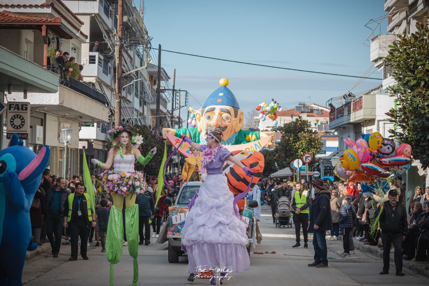 Ξέφρενο γλέντι και πλήθος επισκεπτών στο Φαρσαλινό Καρναβάλι (ΦΩTO)