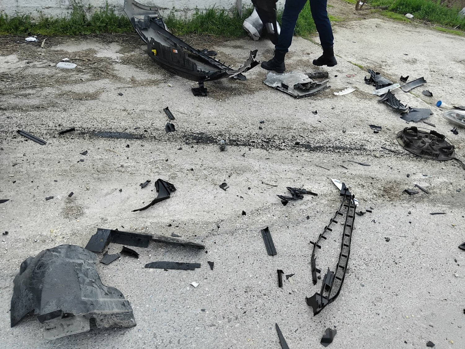 Τροχαίο με δύο τραυματίες έξω από τη Λάρισα στο νέο Κοιμητήριο (ΦΩΤΟ)