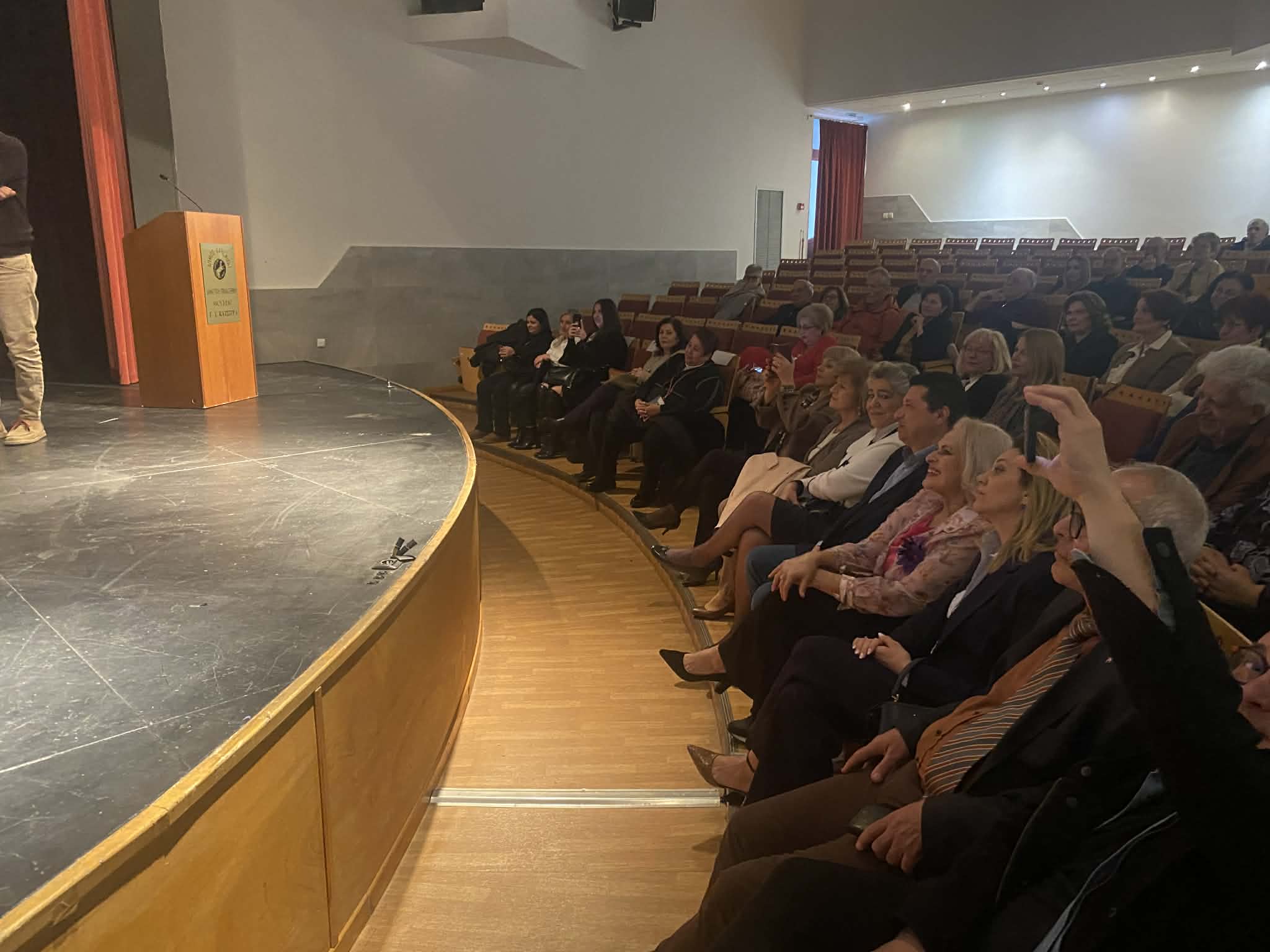 Έρικα Πρεζεράκου: «Από τις γυναίκες γεννήθηκε ο κόσμος»- η εκδήλωση «Τόλμησε να είσαι γυναίκα» από τη Λαρισαϊκή Λέσχη (ΦΩΤΟ)