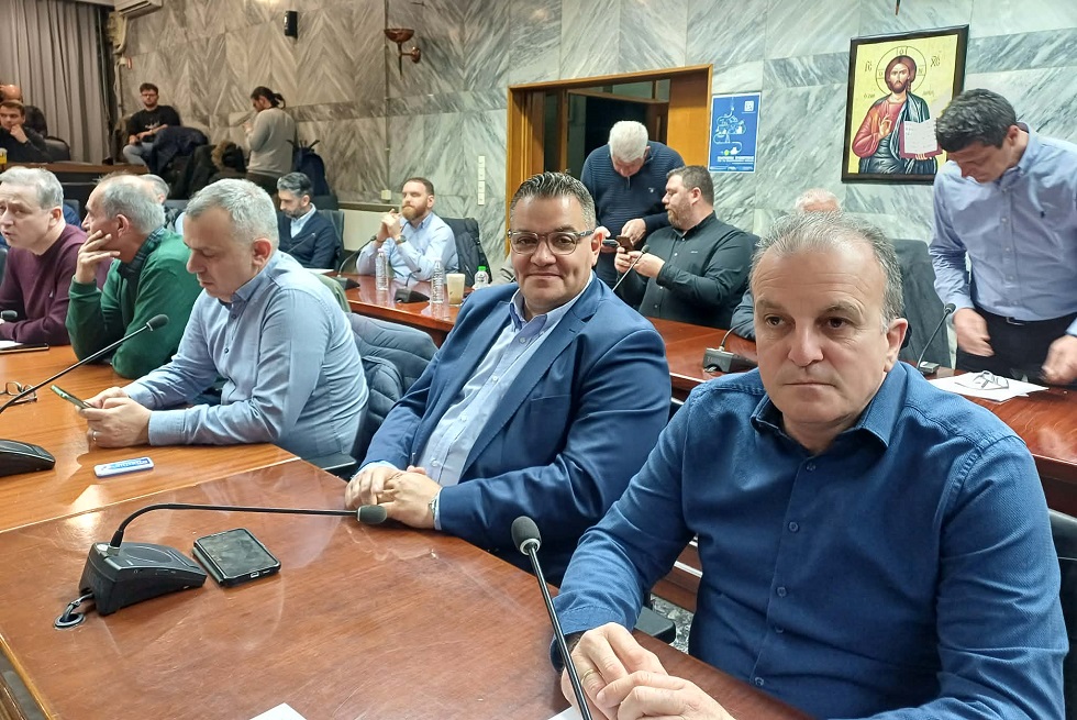 Ένταση στη χθεσινή συνεδρίαση του δημοτικού συμβουλίου- αποχώρησε η Συμπαράταξη Λαρισαίων (ΦΩΤΟ)