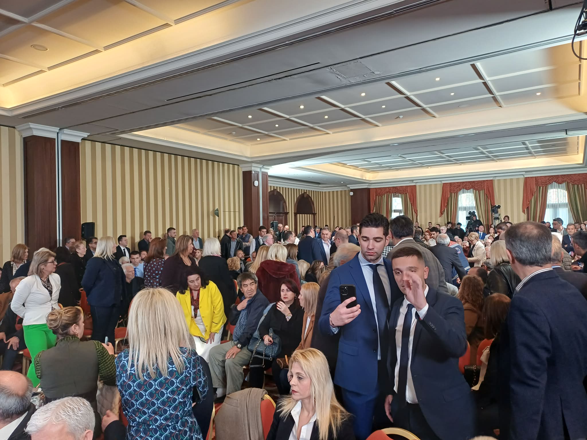 Μητσοτάκης από Λάρισα: Κανείς δεν ξέρει πόσο θα κρατήσει ο πόλεμος, έχουμε τη δυνατότητα να στηρίξουμε την κοινωνία