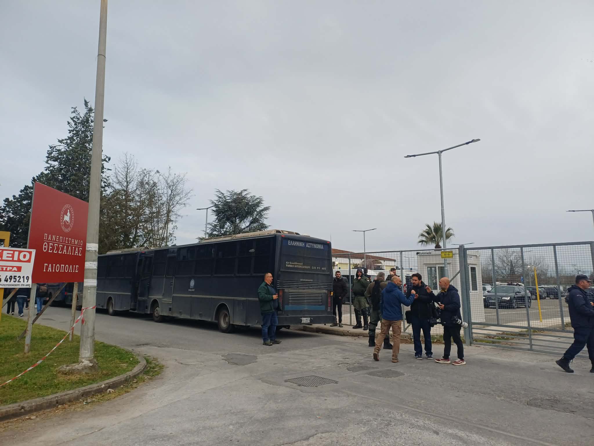 Τέμπη: Μετ- εμποδίων η δίκη θα συνεχιστεί 1η Απριλίου -«Δεν θα αλλάξει η αίθουσα», λέει το υπ. Δικαιοσύνης