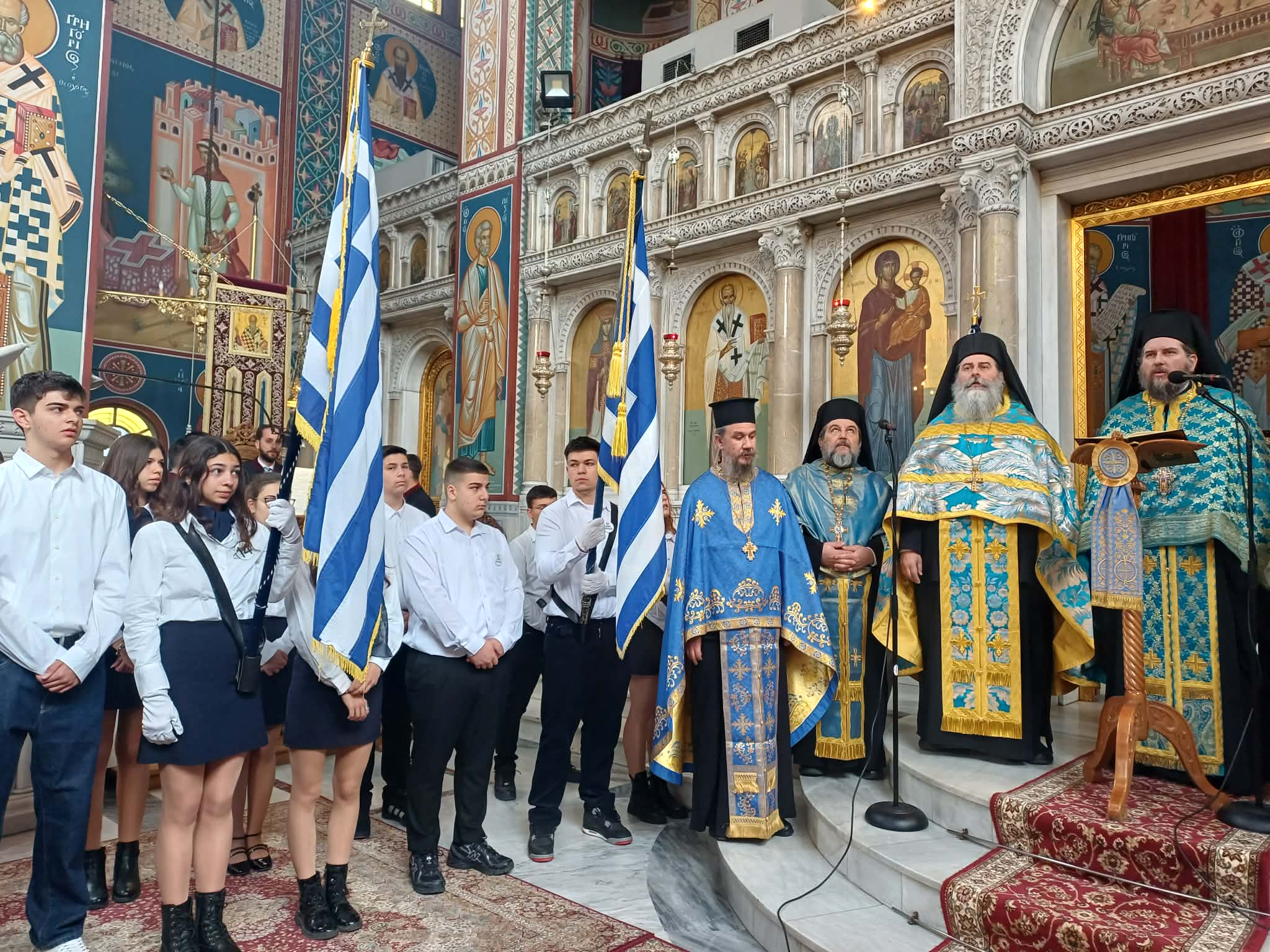 Λαμπρός ο εορτασμός της 25ης Μαρτίου στη Λάρισα-Η δοξολογία στον Άγιο Αχίλλιο (ΦΩΤΟ+video)