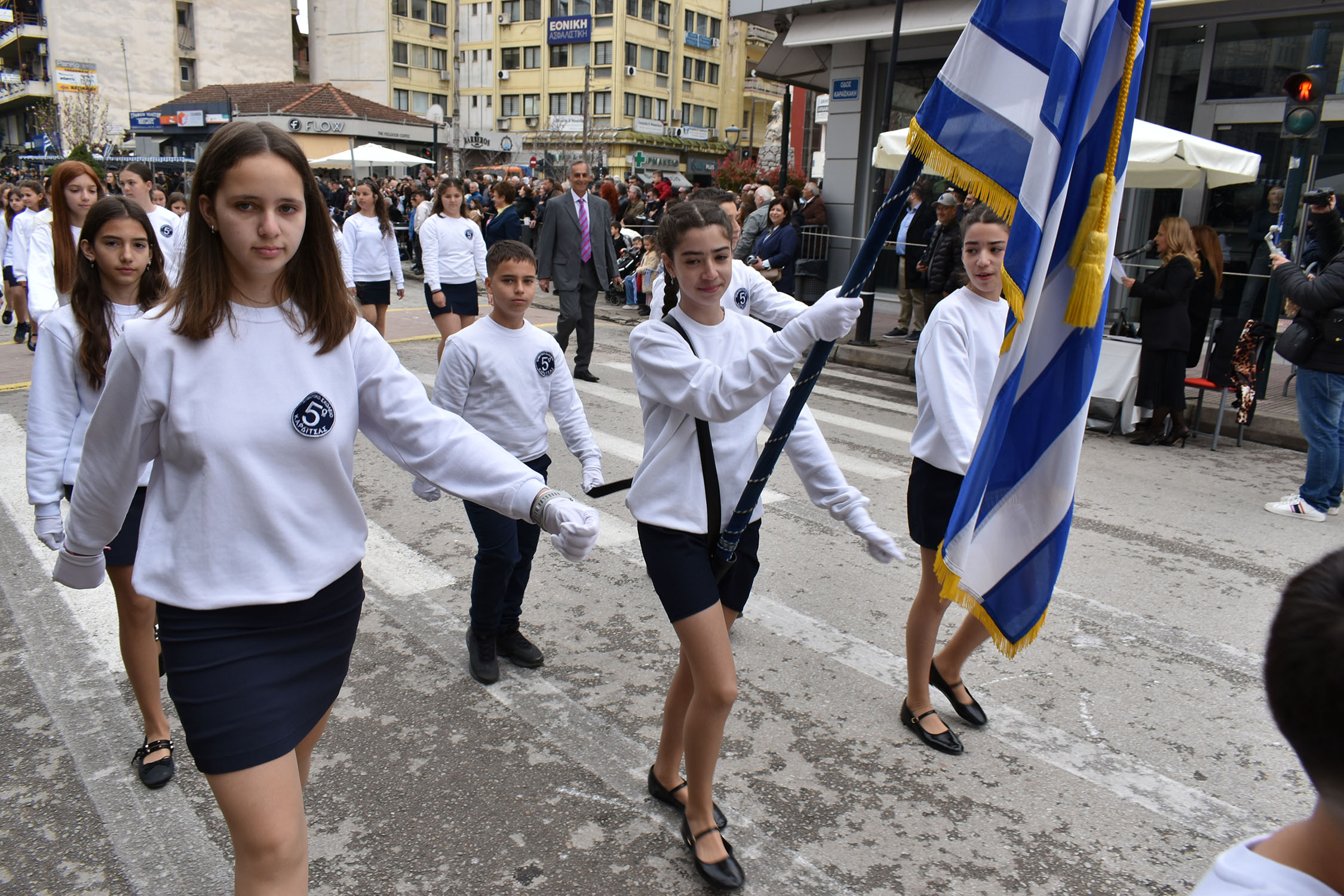 Μεγαλειώδης παρέλαση στην Καρδίτσα (ΦΩΤΟ - ΒΙΝΤΕΟ)