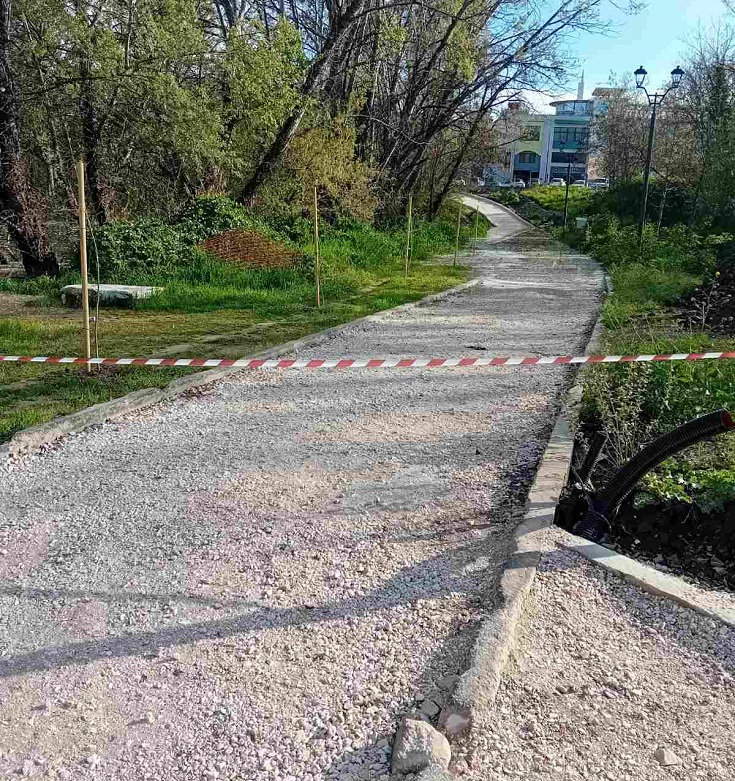 Δήμος Λαρισαίων: Προληπτικά μέτρα στην εσωτερική κοίτη του Πηνειού – Κλειστές δίοδοι, λόγω υπερχείλισης