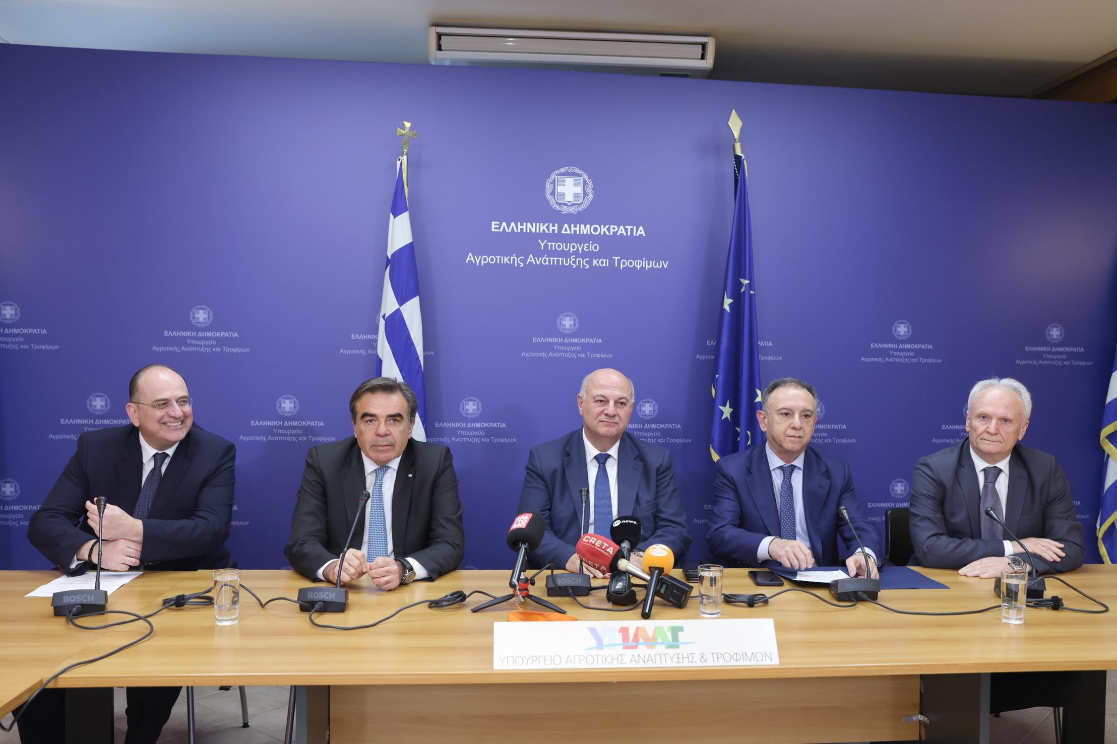 Τελετή παράδοσης – παραλαβής στο ΥΠΑΑΤ με την ανάληψη καθηκόντων της νέας πολιτικής ηγεσίας