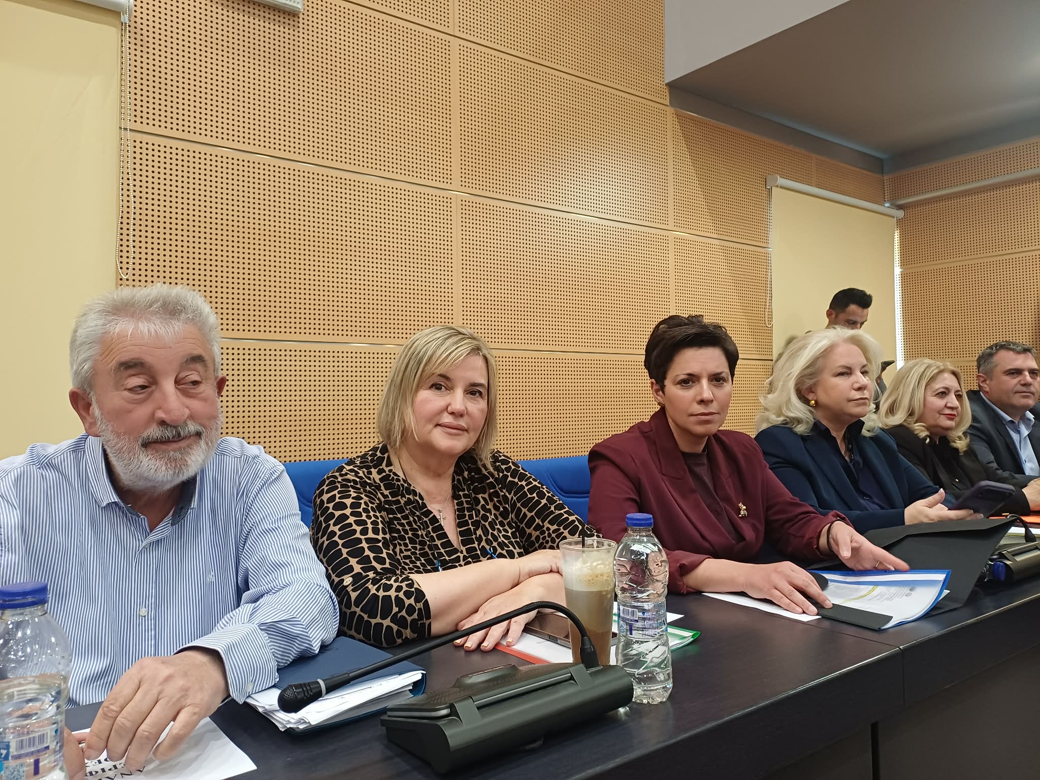 Σύσκεψη στην Περιφέρεια ενόψει αντιπυρικής περιόδου παρουσία του υπουργού Κλιματικής Κρίσης Ευαγγ. Τουρνά (ΦΩΤΟ)