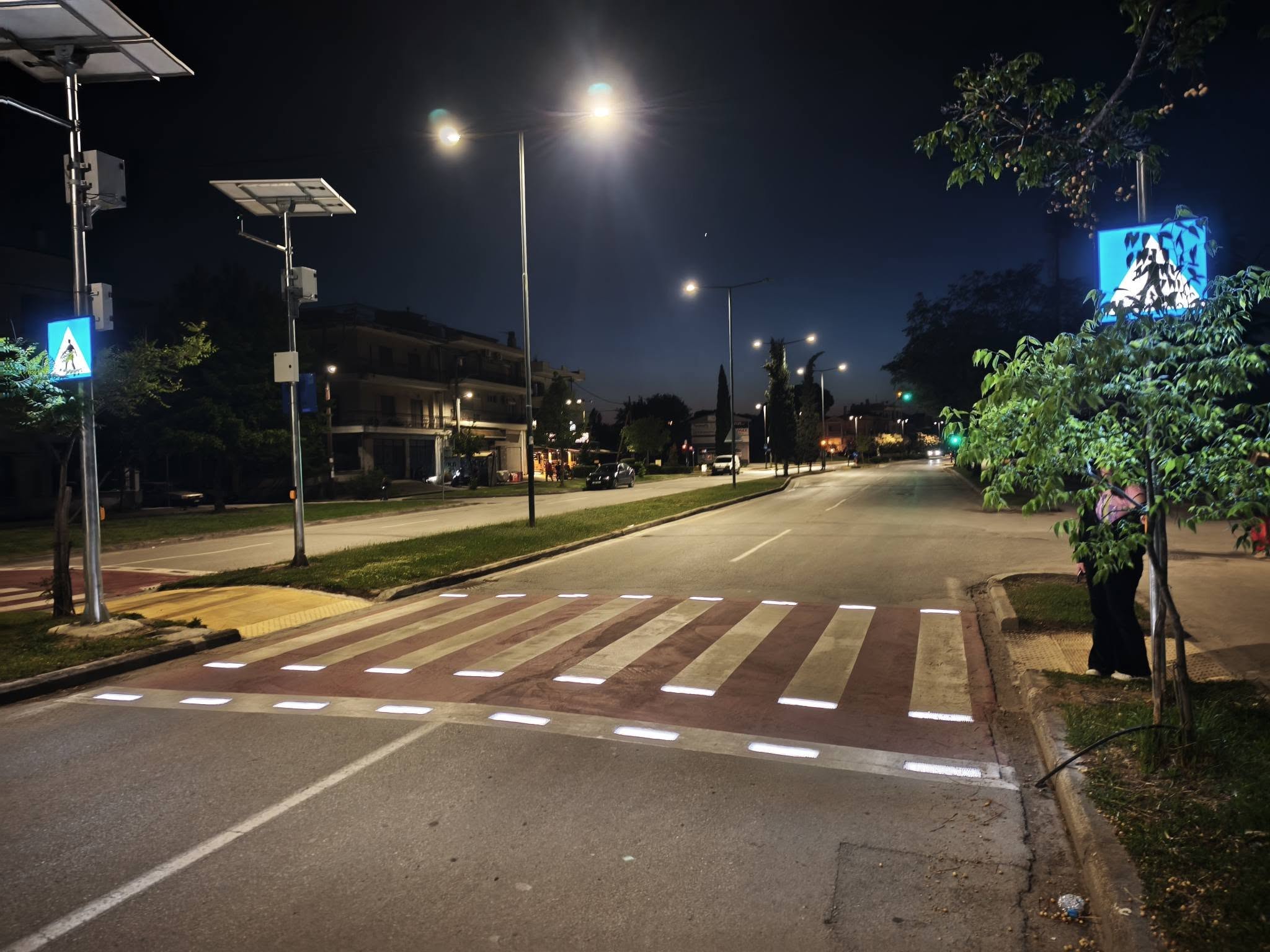 Έξυπνες διαβάσεις πεζών στη Νέα Πολιτεία στη Λάρισα-πως λειτουργούν (ΦΩΤΟ)
