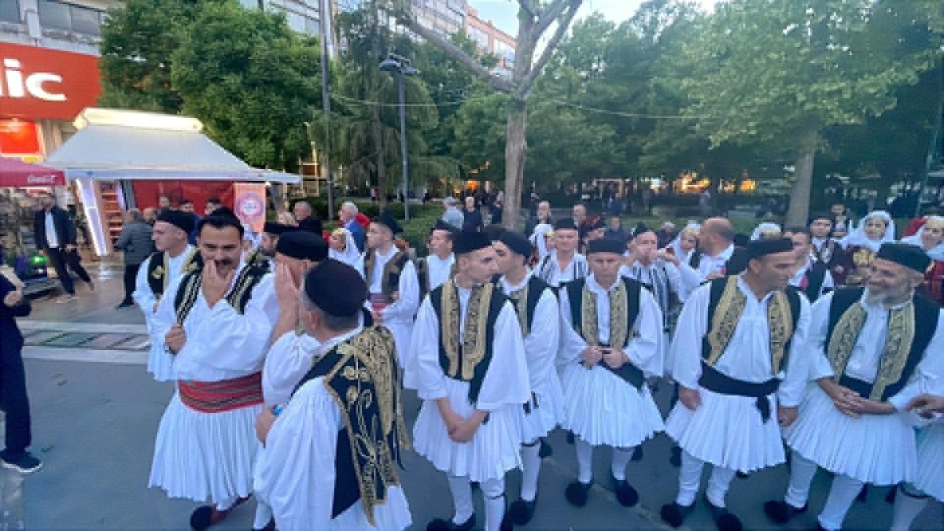 Στη Λάρισα η ιστορική συνάντηση πολιτιστικών συλλόγων Βορειοηπειρωτών -παρουσία του Φρέντι Μπελέρι (ΦΩΤΟ)