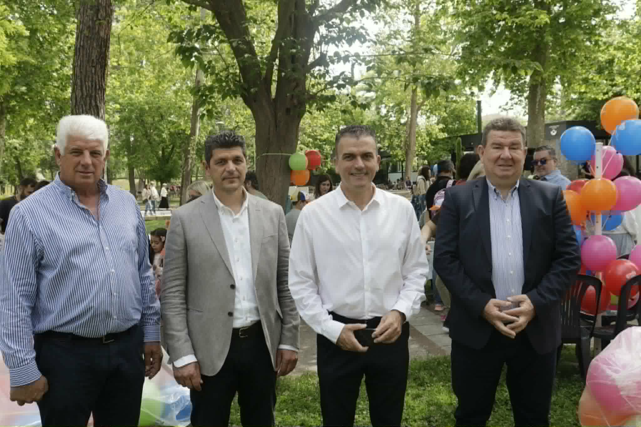 -Ομορφη εκδήλωση από το Δήμο Λαρισαίων στο πάρκο Αλκαζάρ για τη γιορτή της μητέρας (ΦΩΤΟ)
