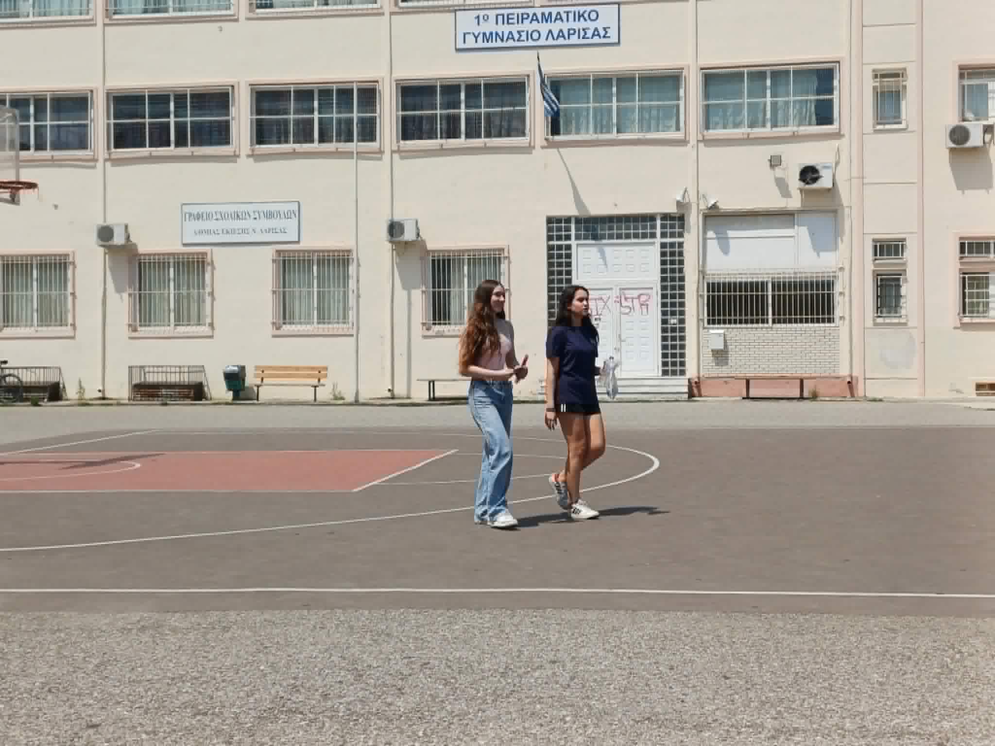 Φινάλε των εξετάσεων σήμερα για τα ΓΕΛ και ανακούφιση για τους υποψηφίους στη Λάρισα (ΦΩΤΟ)