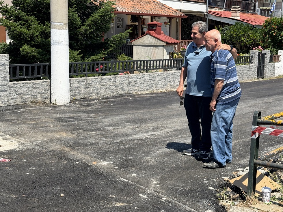 Αυτοψία Εσκίογλου στα έργα αποκατάστασης και ασφαλτόστρωσης οδικών αξόνων στα Φάρσαλα