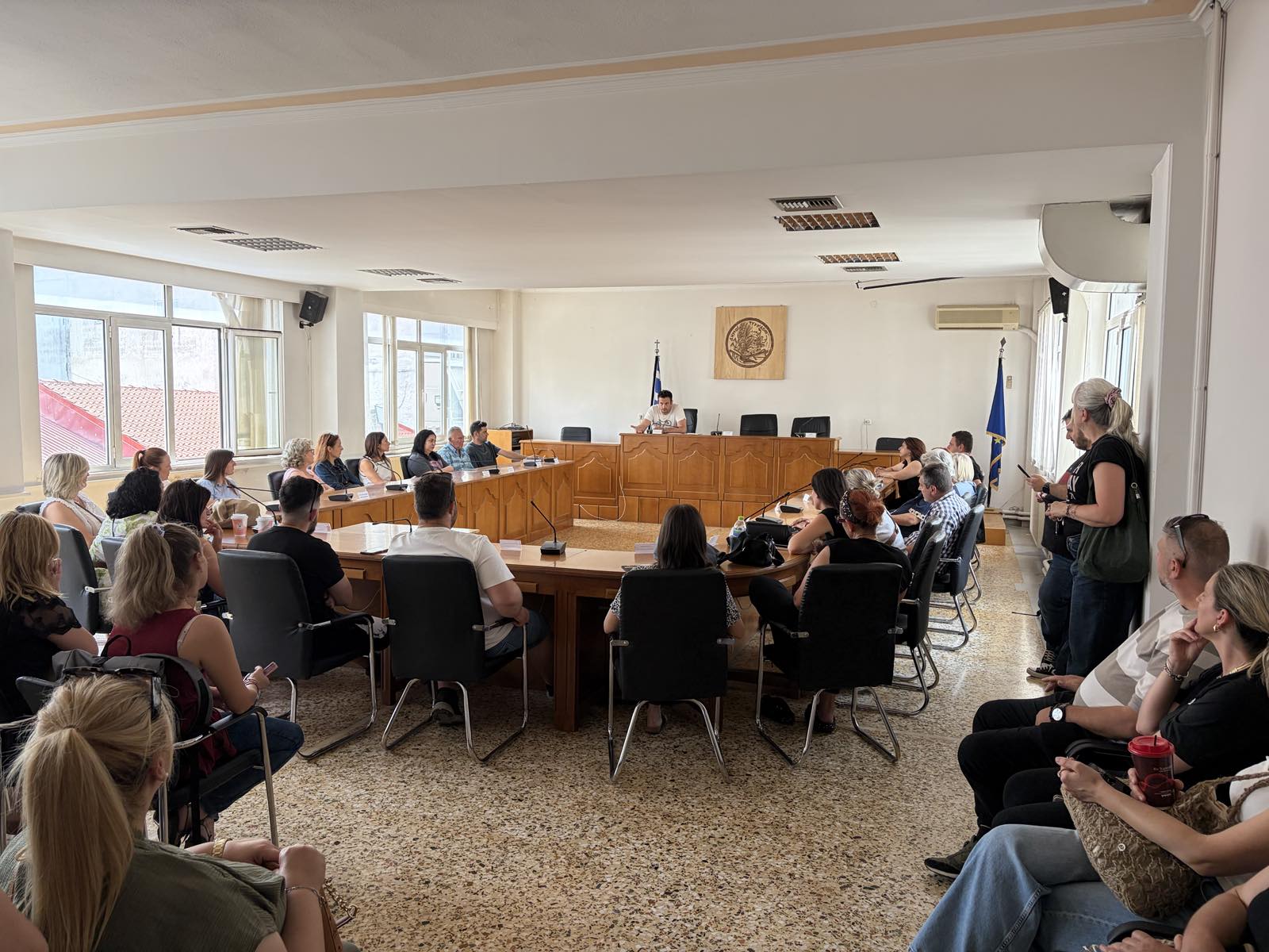 Κατάληψη στο Δημαρχείο Τυρνάβου από τους εργαζόμενους των βρεφονηπιακών σταθμών- Συμπαραστέκεται η δημοτική αρχή (ΦΩΤΟ)