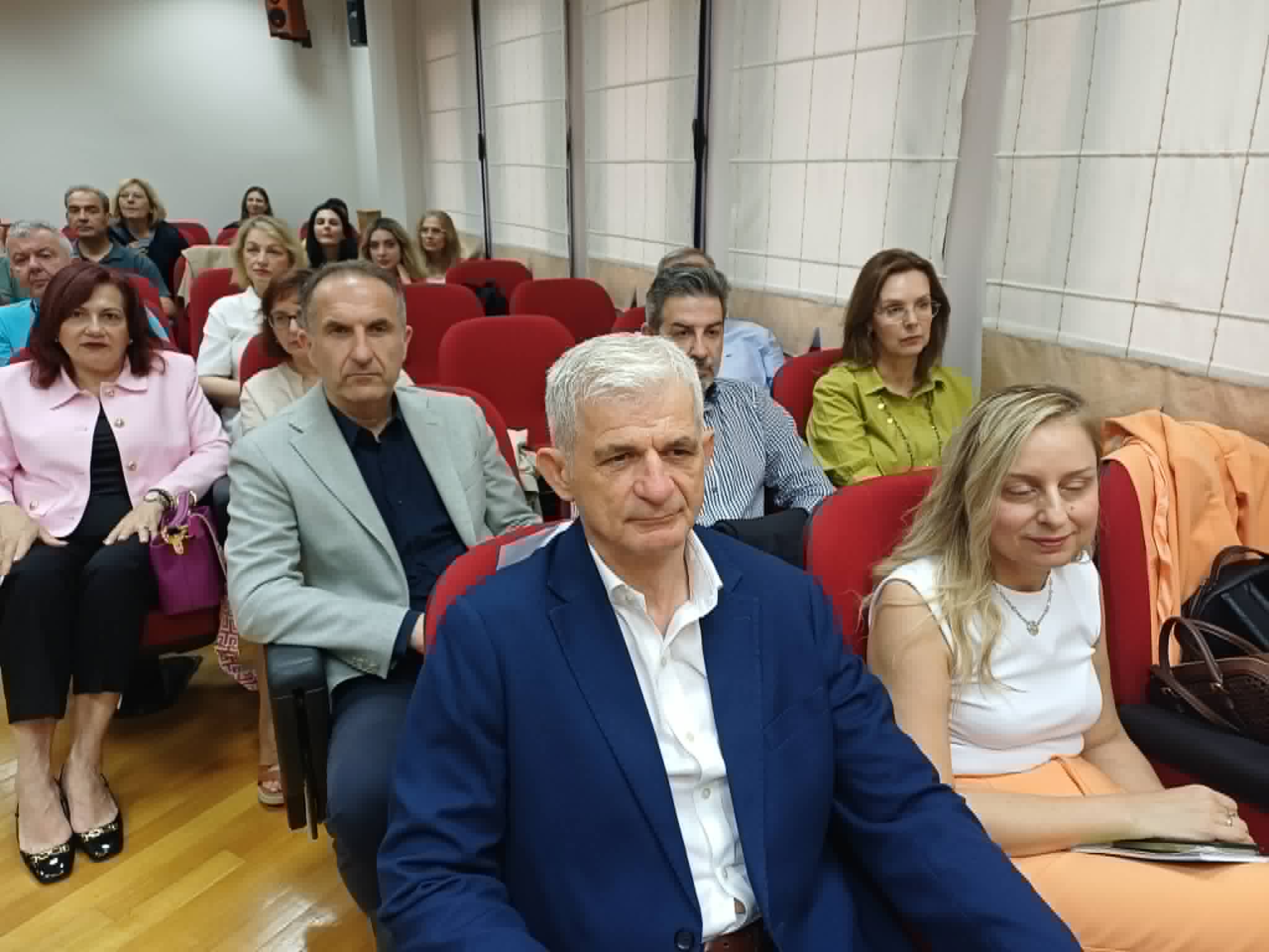 Η ενδοοικογενειακή βία και οι επιπτώσεις της στα παιδιά και τους εφήβους-ενδιαφέρουσα εκδήλωση στη Λάρισα (ΦΩΤΟ)