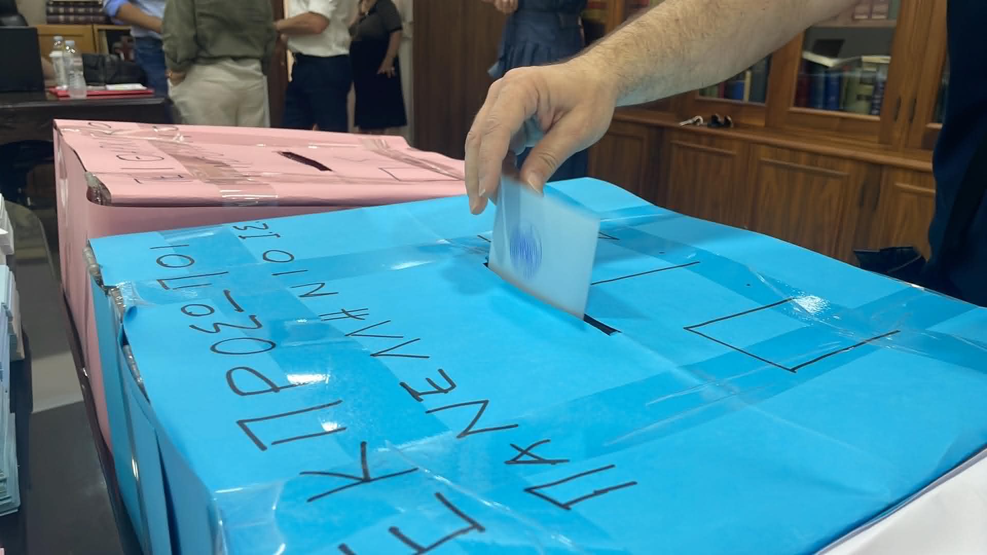 Άνοιξαν οι κάλπες για τις εκλογ΄-ες στον Ιατρικό Σύλλογο Λάρισας (ΦΩΤΟ)
