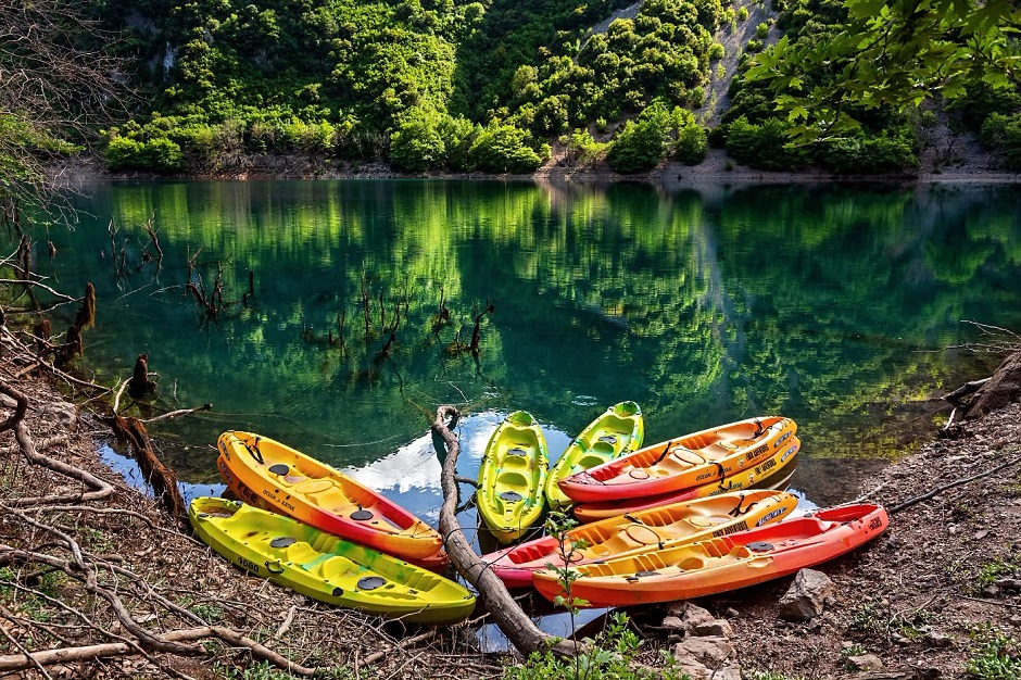 Kayak - Yoga στη λίμνη Στεφανιάδα στα βάθη της Αργιθέας (ΦΩΤΟ)