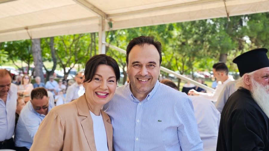 Εγκαίνια  νέου κολυμβητηρίου στα Τρίκαλα στο πάρκο του Άη Γιώργη (ΦΩΤΟ)
