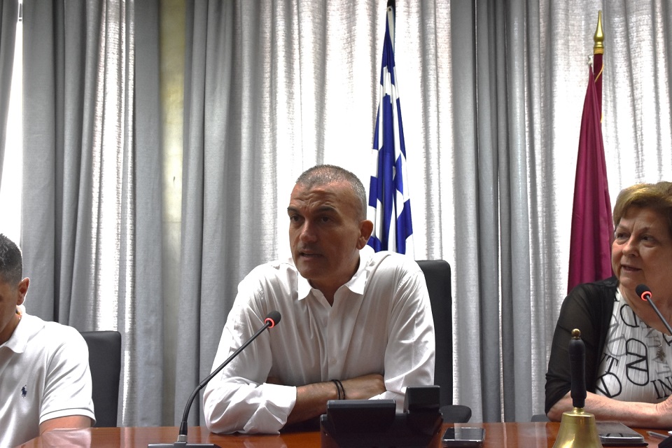 Οι μαθητές στο ρόλο δημοτικών συμβούλων – Θ. Μαμάκος: Τα νέα παιδιά της πόλης είναι σκεπτόμενα (φωτ. - βίντεο)