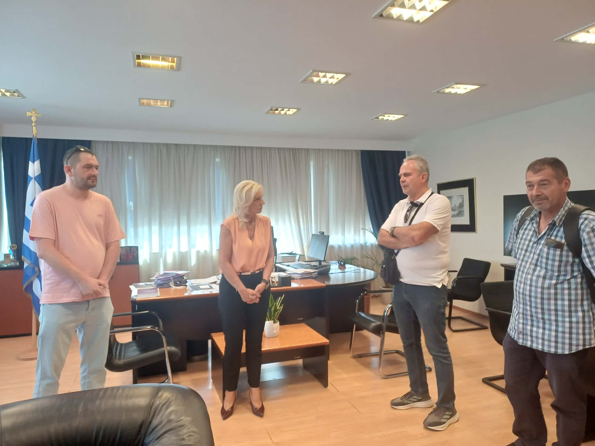 Συγκέντρωση διαμαρτυρίας από ΕΙΝΚΥΛ στην Αποκεντρωμένη για τη μονιμότητα στο δημόσιο (ΦΩΤΟ+video)