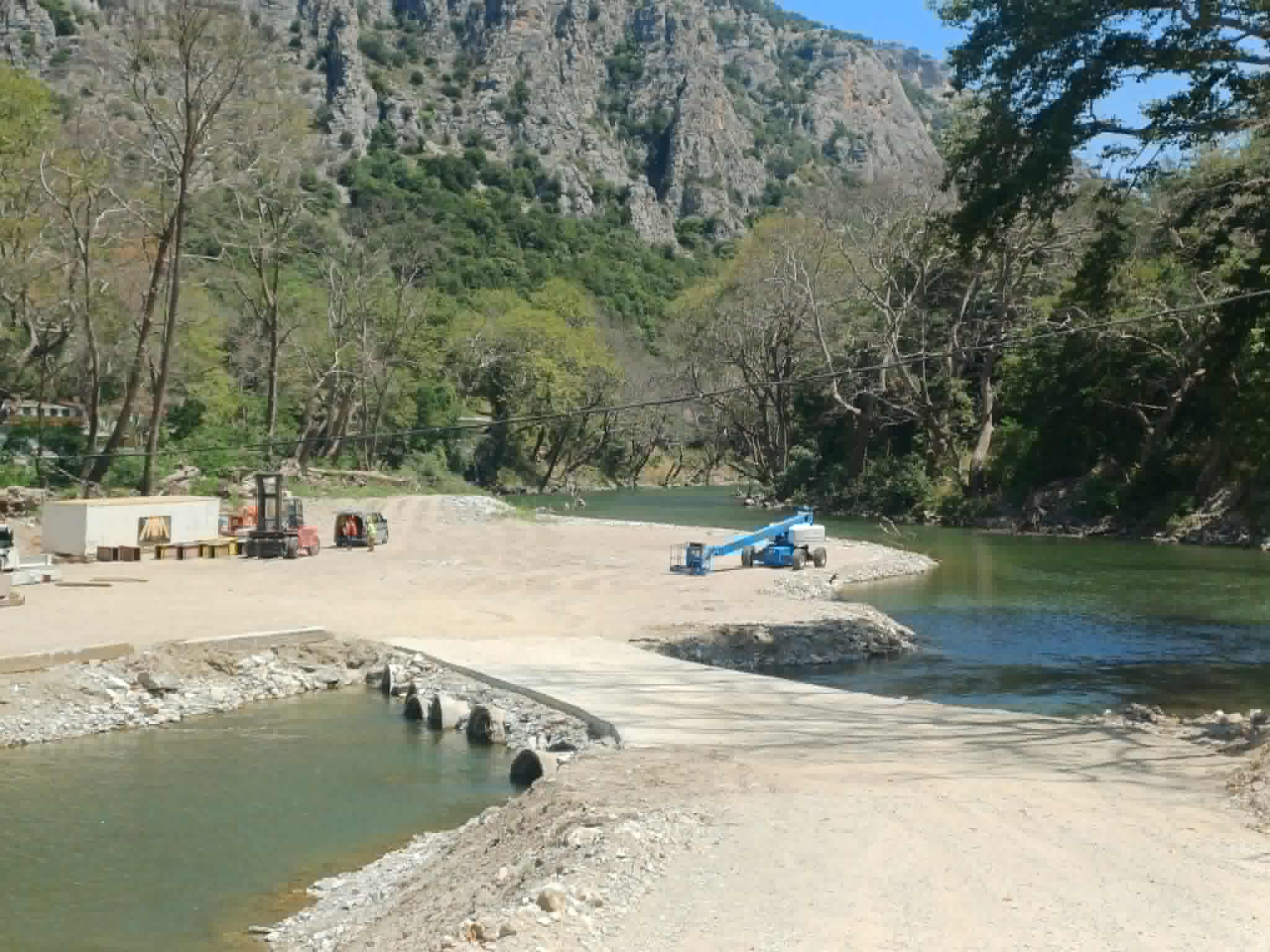 Μπήκε το πρώτο υπόβαθρο για τη γέφυρα της Αγίας Παρασκευής στα Τέμπη-πότε θα είναι έτοιμη (ΦΩΤΟ)