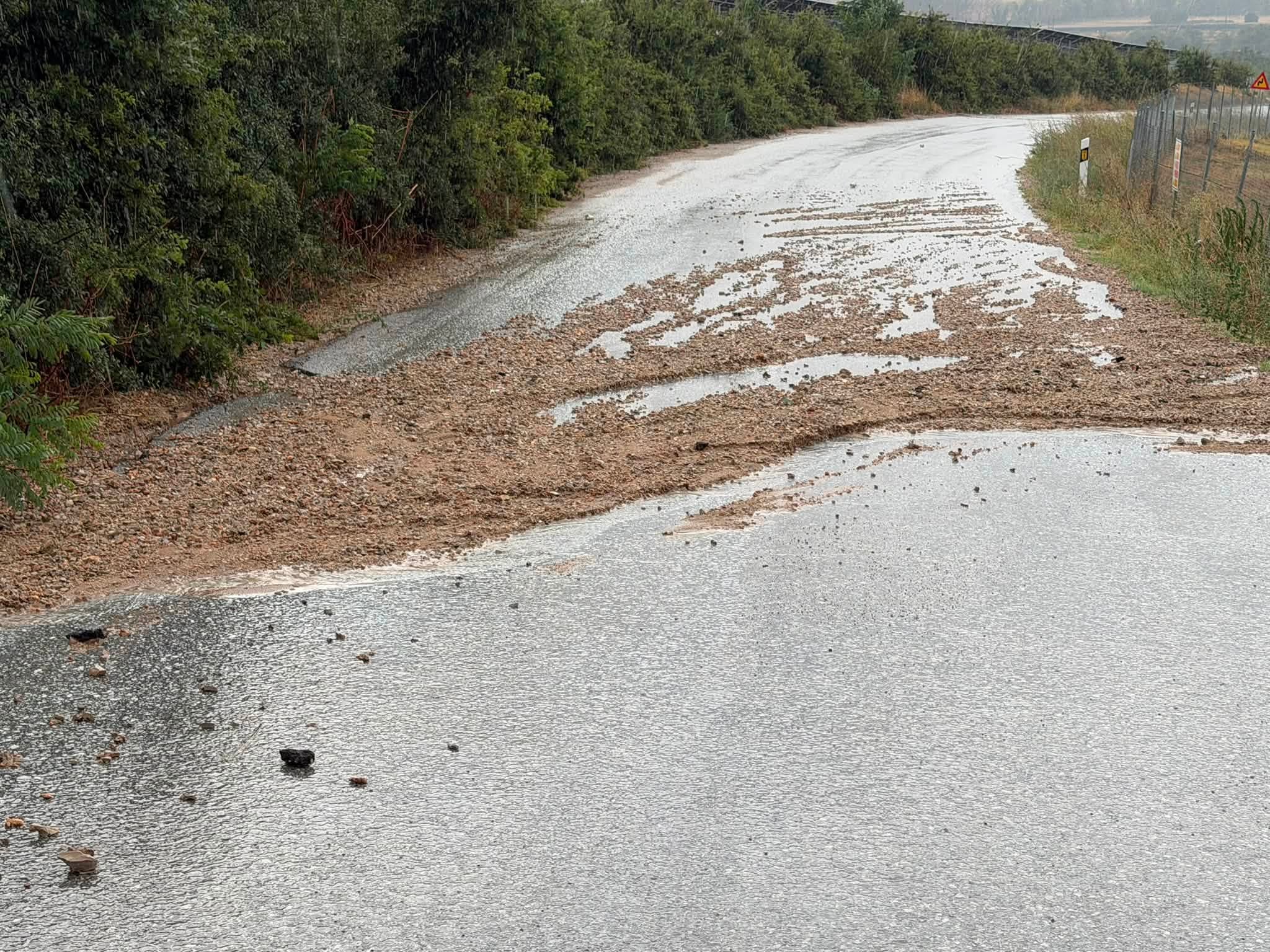 Δείτε εντυπωσιακό βίντεο από τη χθεσινή καταιγίδα στη Σκοπιά Φαρσάλων (ΦΩΤΟ+video)