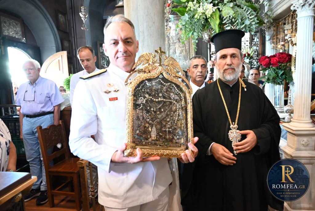 Χιλιάδες πιστοί για τον εορτασμό της Κοιμήσεως της Θεοτόκου στην Τήνο