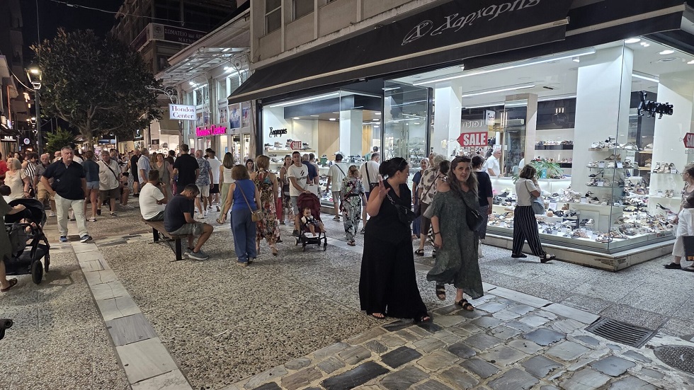 Πλημμύρισε κόσμο το κέντρο του Βόλου για τη Λευκή Νύχτα (ΦΩΤΟ)