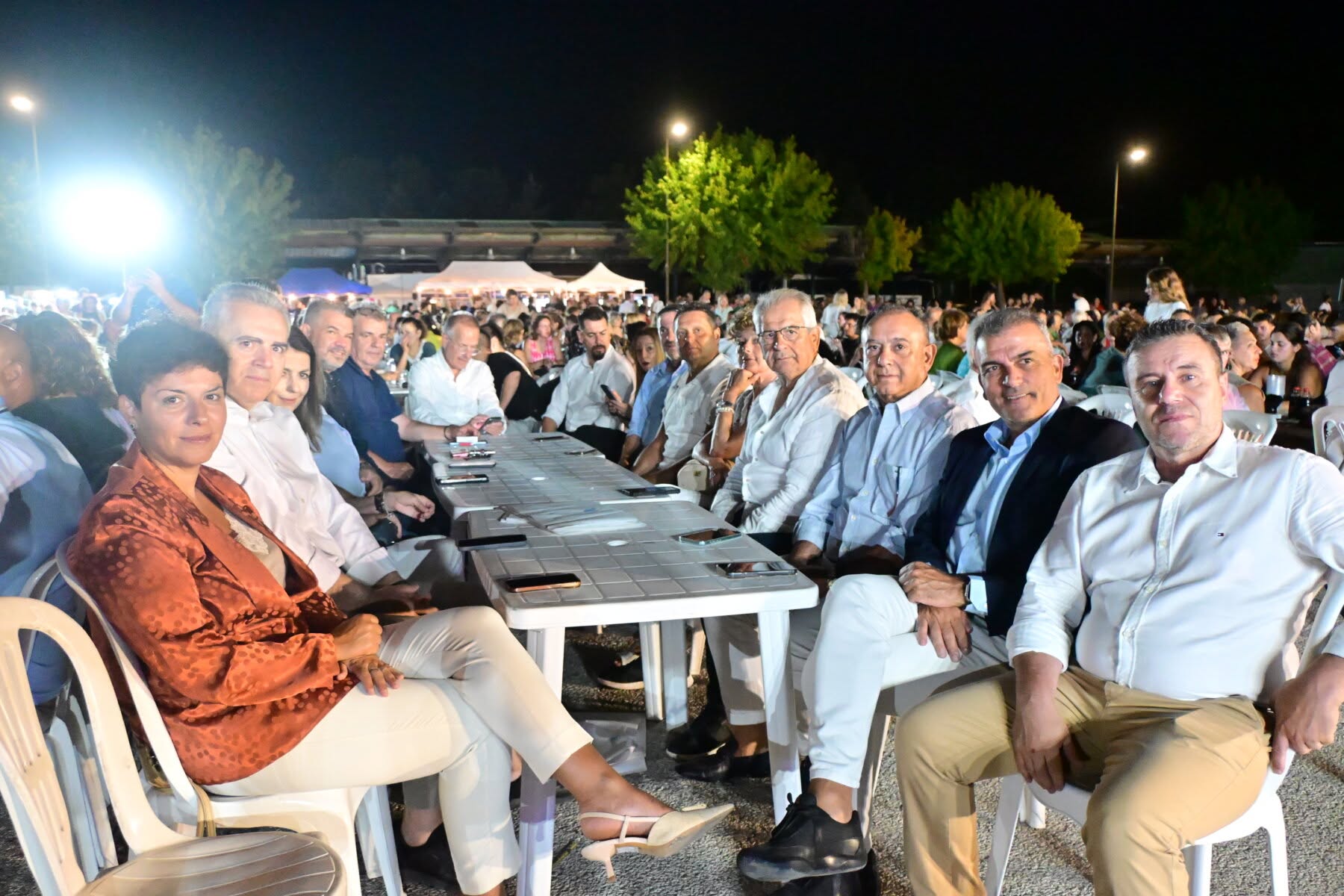 μεγάλη επιτυχία το «Αστικό Γλέντι» της Λάρισας- πάνω από 4000 άνθρωποι στην κεντρική πλατεία (ΦΩΤΟ)