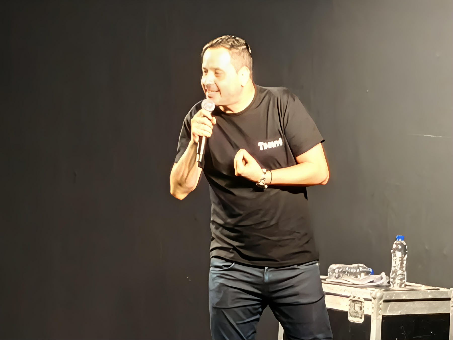 Μια δωρεά ζωής από τον Αλέξανδρο Τσουβέλα στη Λάρισα – Δωρεά απινιδωτή (ΦΩΤΟ)