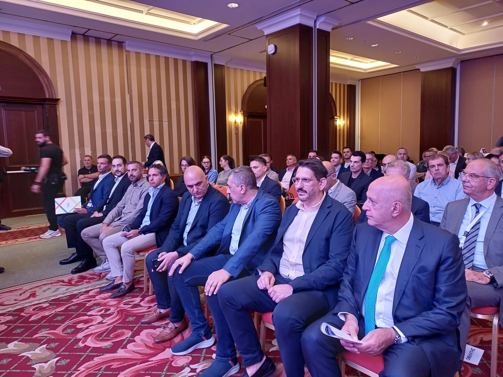 Η Τεχντή Νοημοσύνη στην υπηρεσία του επιχειρείν- εκδήλωση του ΣΘΕΒ στη Λάρισα (ΦΩΤΟ)