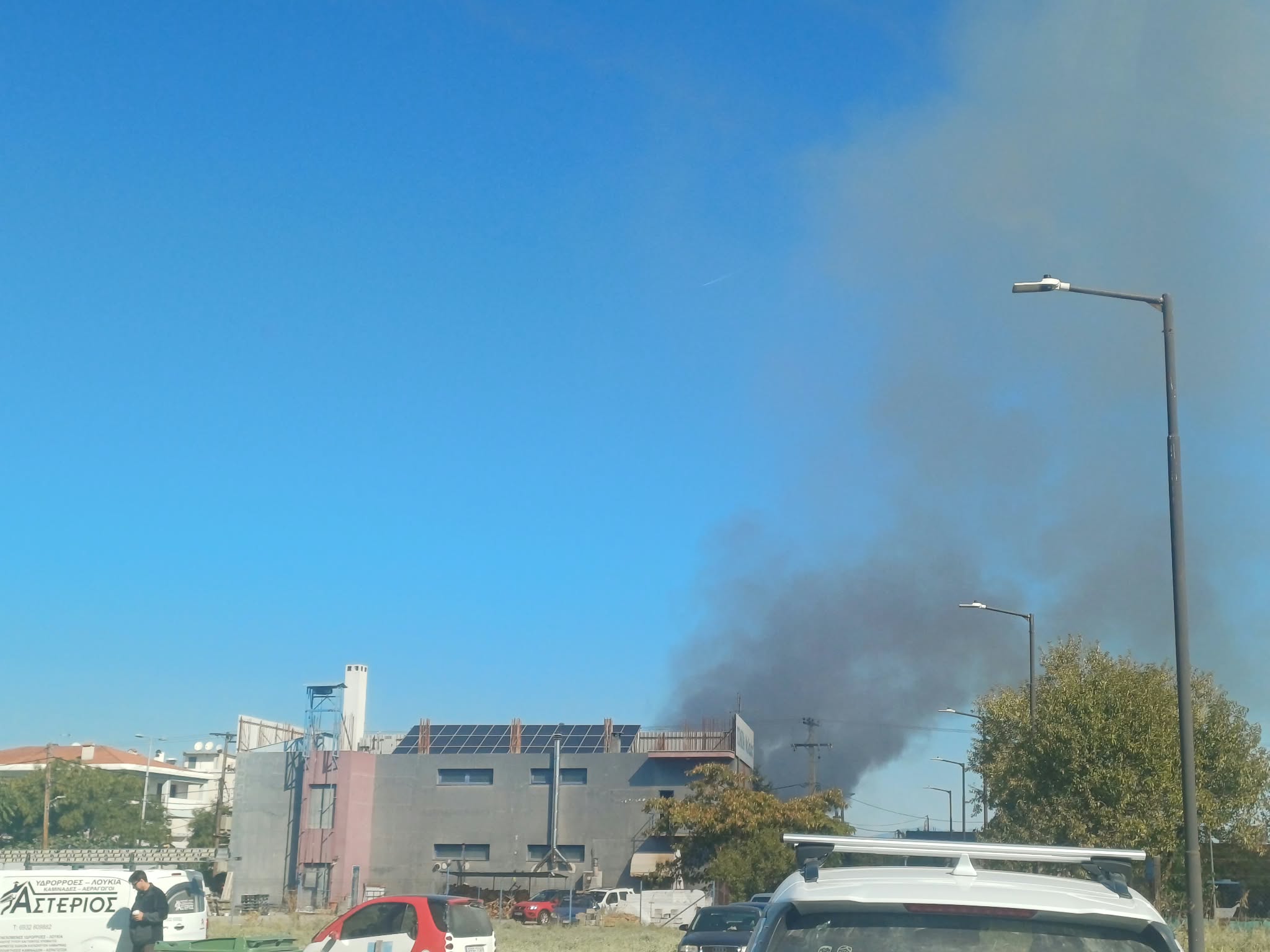 Λάρισα: Τρεις εγκαυματίες εκτός κινδύνου στο ΓΝΛ- Καταστράφηκε ολοσχερώς το συνεργείο