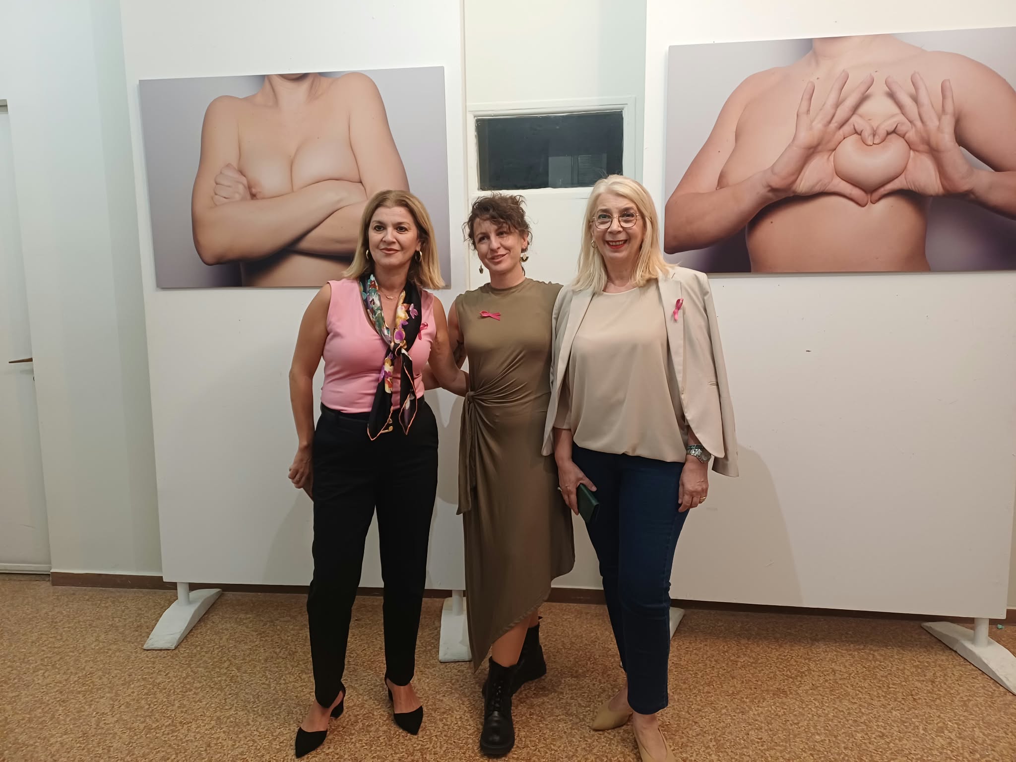 «boobs – art for awareness» στη Λάρισα: Όταν η τέχνη μιλά ανοιχτά για το σώμα και τον καρκίνο του μαστού (ΦΩΤΟ)