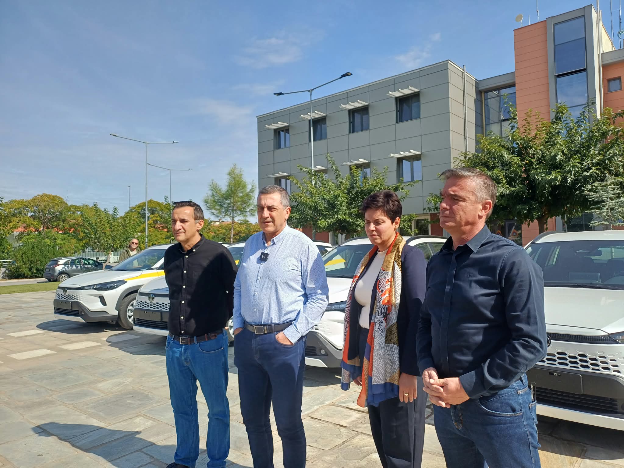 Η Περιφέρεια Θεσσαλίας ανανεώνει τον στόλο της με πέντε νέα υπηρεσιακά οχήματα (ΦΩΤΟ)