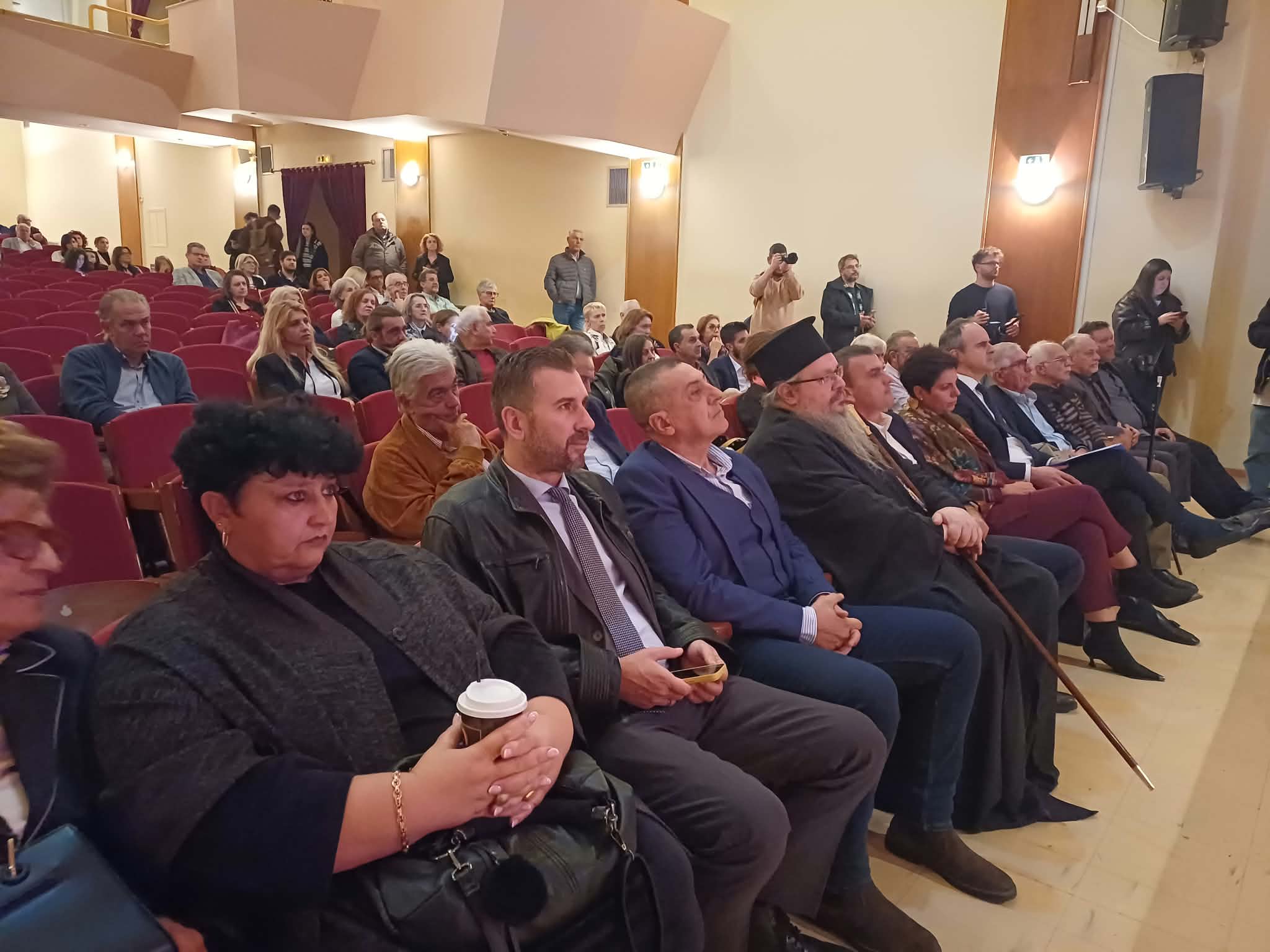 Λάρισα: Παρουσιάστηκε το βιβλίο «Τέμπη – Κατηγορώ» με τη συμμετοχή συγγενών θυμάτων (ΦΩΤΟ+video)